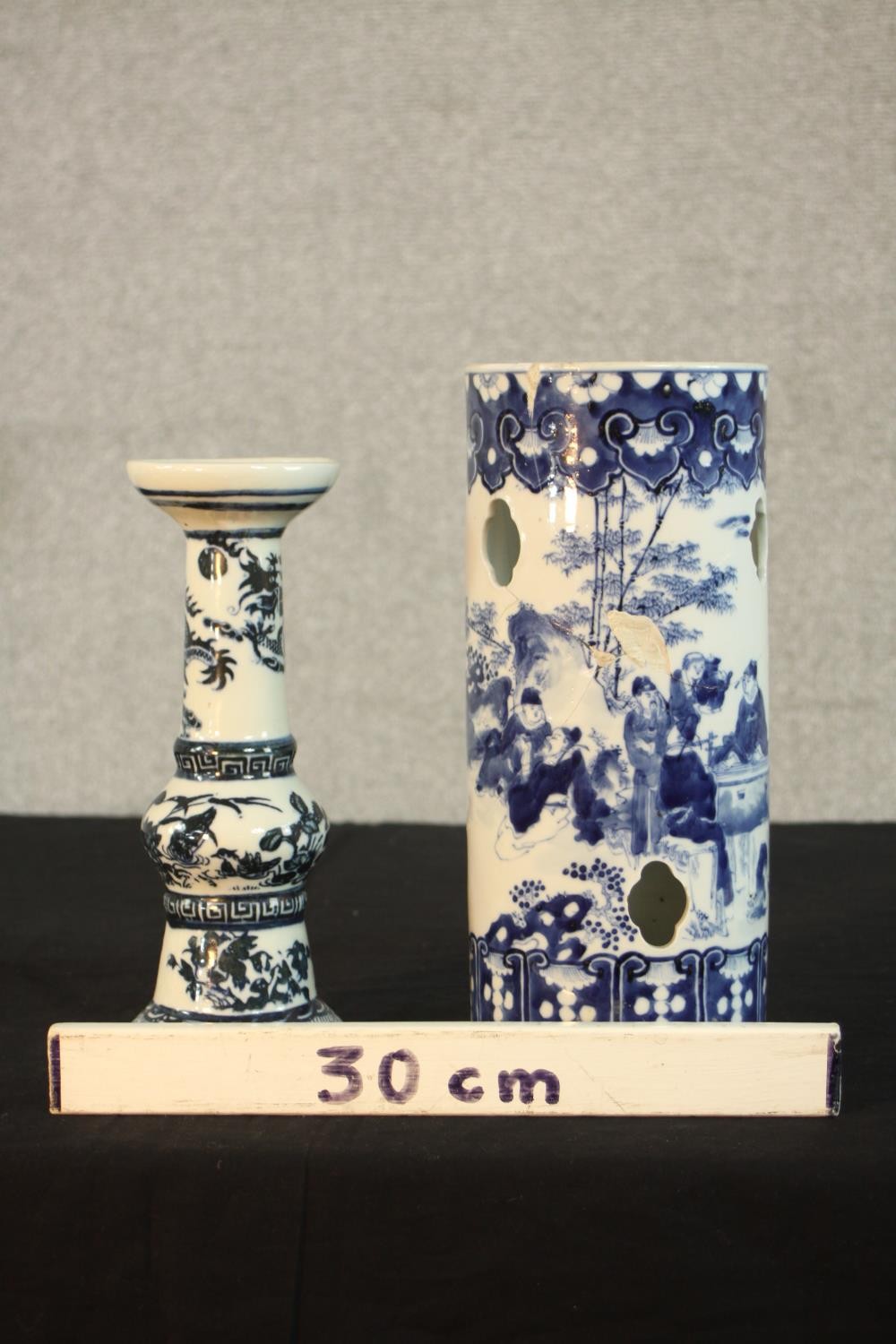 A Chinese blue and white porcelain candle holder painted with flying dragon and flaming pearl - Image 3 of 7