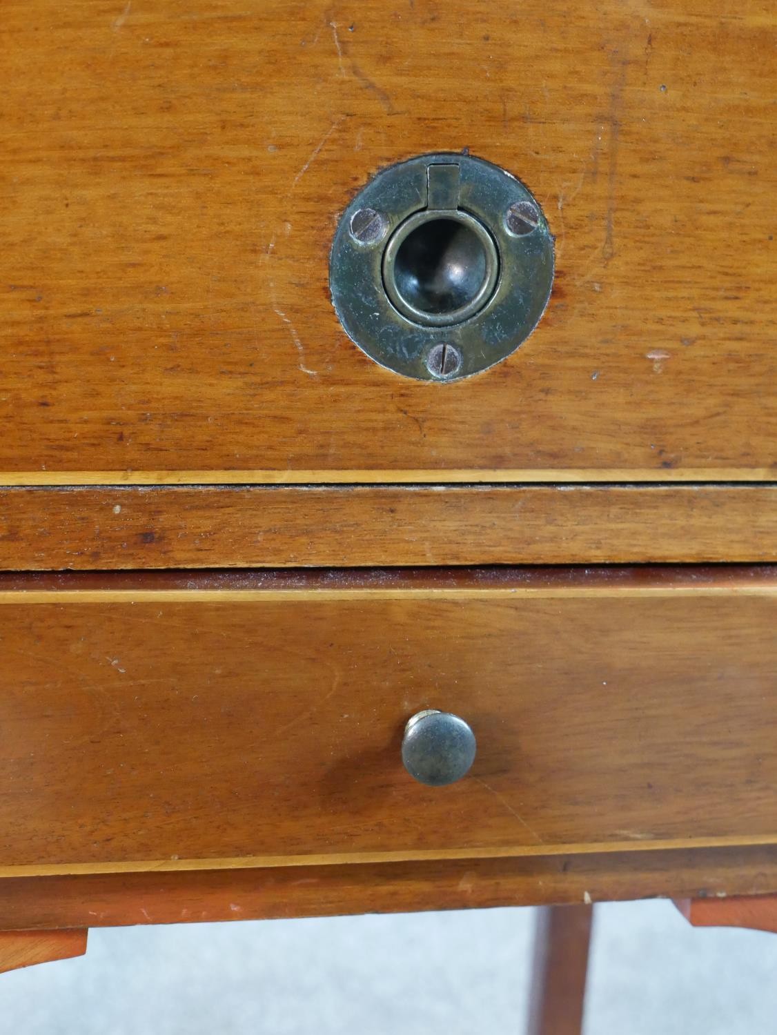 A George III crossbanded mahogany foldout washstand with single door and drawer raised on square - Image 5 of 6