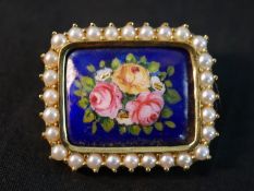 An Italian 18 carat yellow gold and enamel brooch, set with a border of twenty eight round