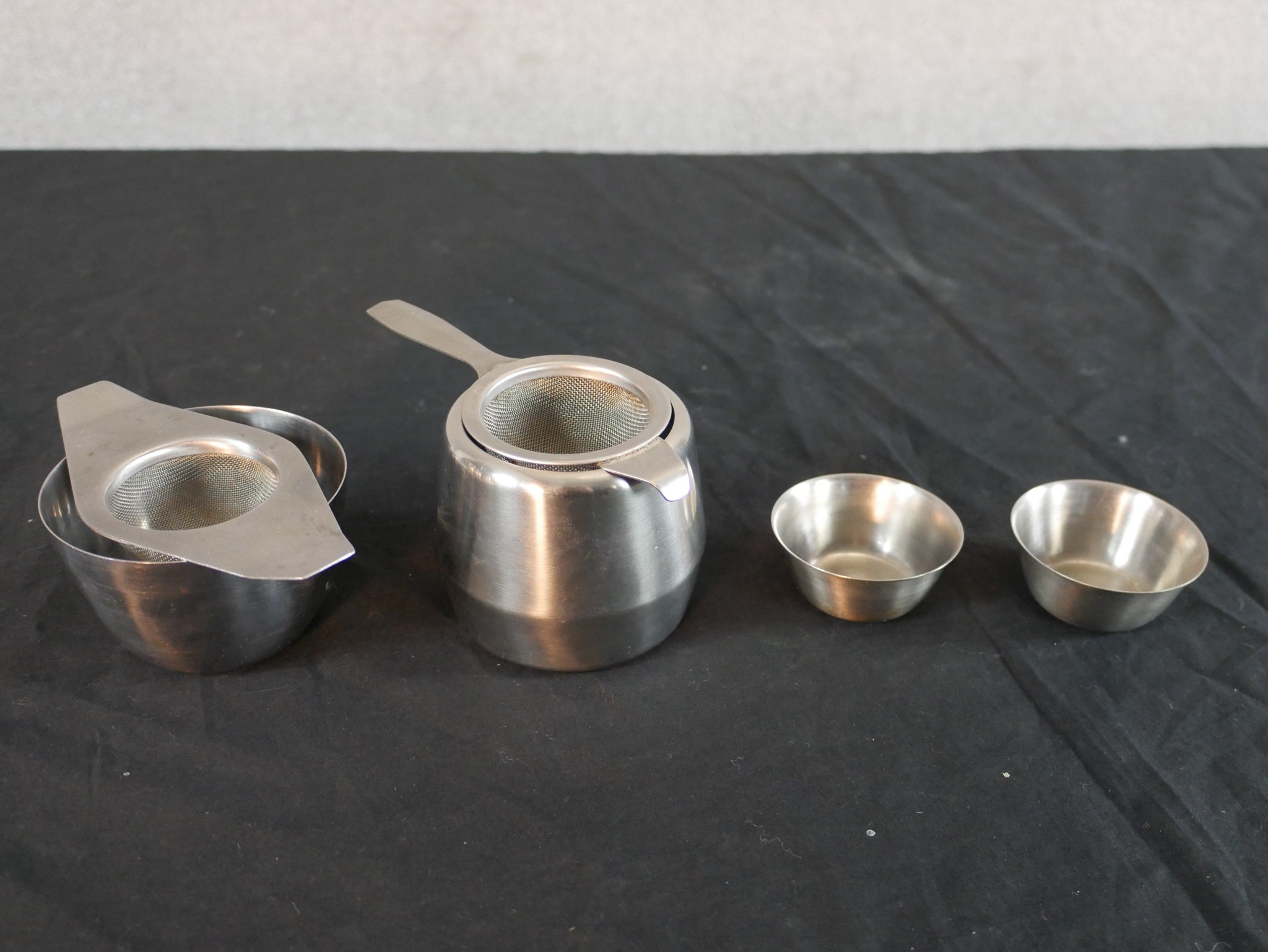 A circa 1960s Radmore stainless steel tea service, on a tea tray, with teak handles. H.3 W.37.5 D. - Image 5 of 5