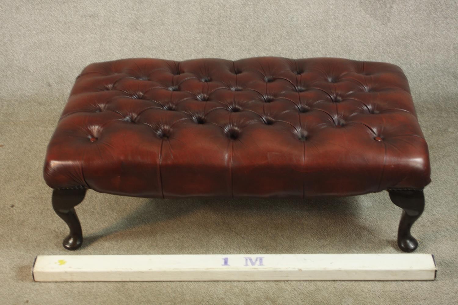 A Georgian style buttoned burgundy leather upholstered stool, of rectangular form, on cabriole legs. - Image 2 of 5