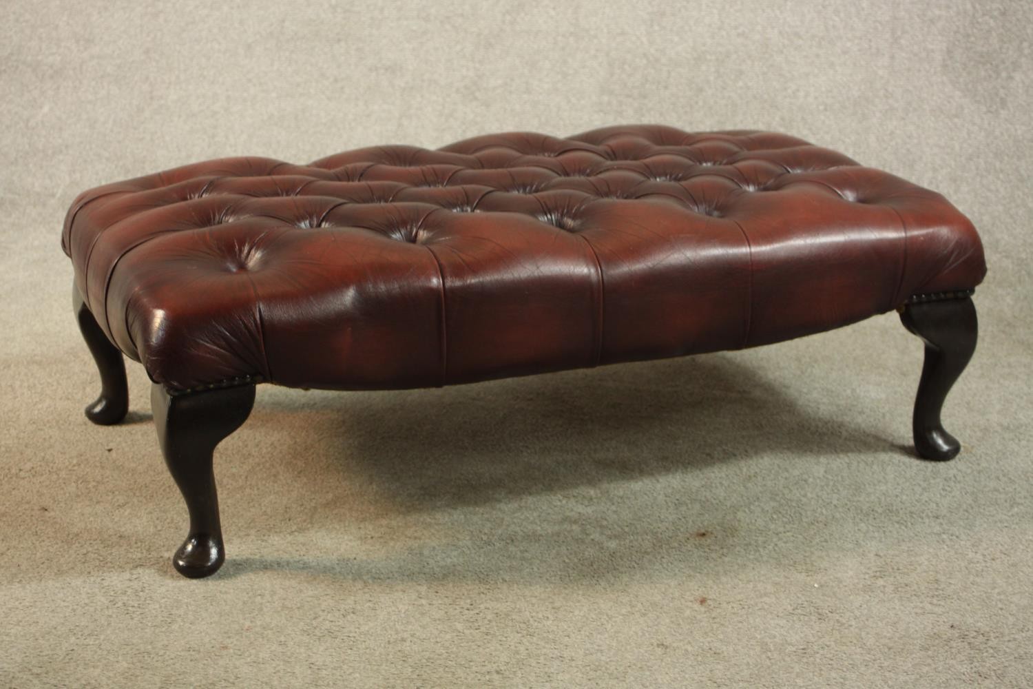 A Georgian style buttoned burgundy leather upholstered stool, of rectangular form, on cabriole legs. - Image 5 of 5