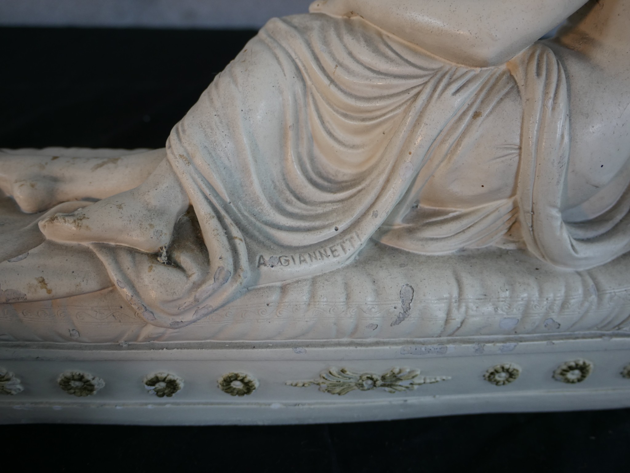 A contemporary plaster figure of a reclining Roman style lady. H.26 W.38 D.11cm - Image 3 of 5