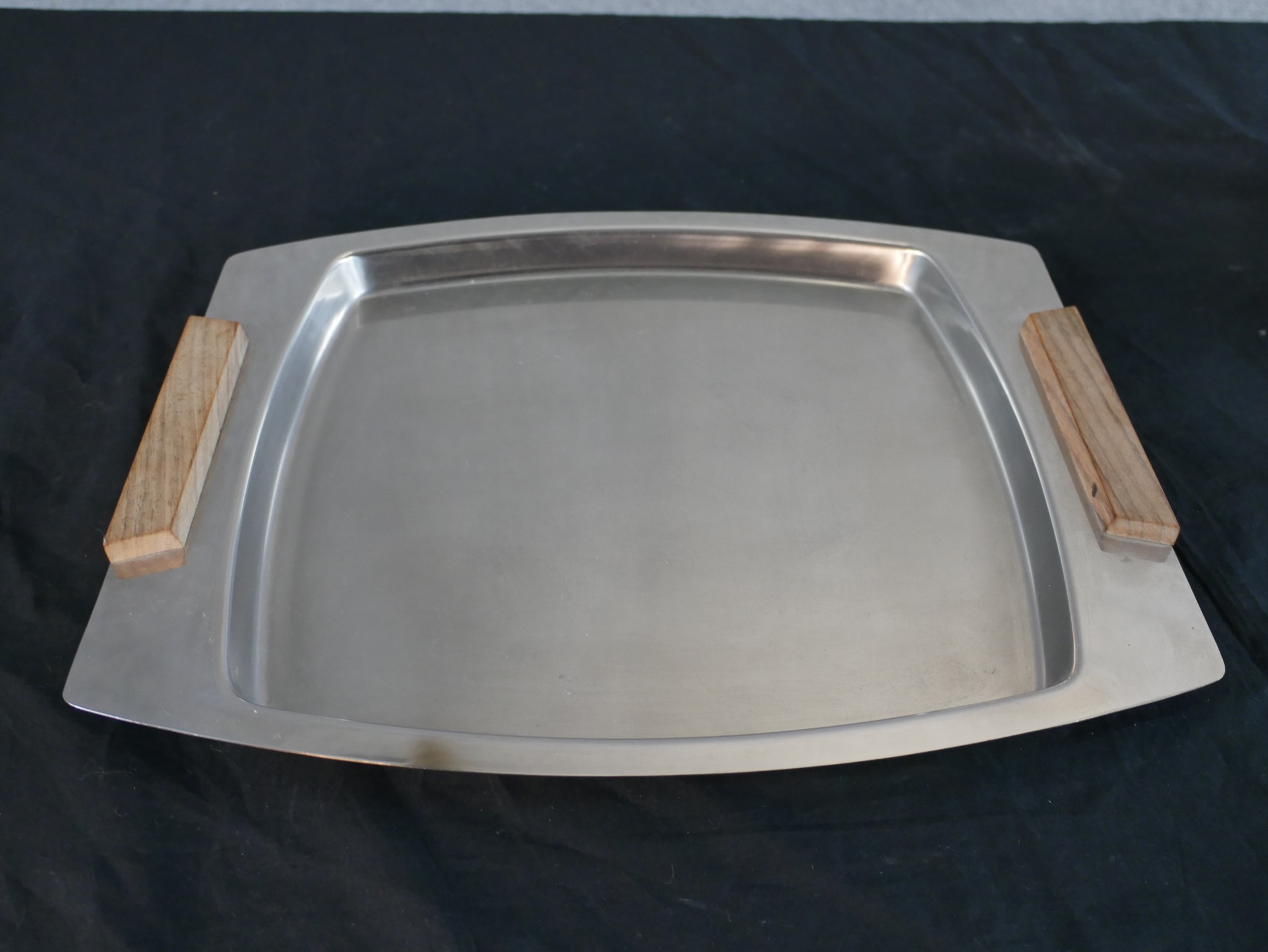 A circa 1960s Radmore stainless steel tea service, on a tea tray, with teak handles. H.3 W.37.5 D. - Image 3 of 5