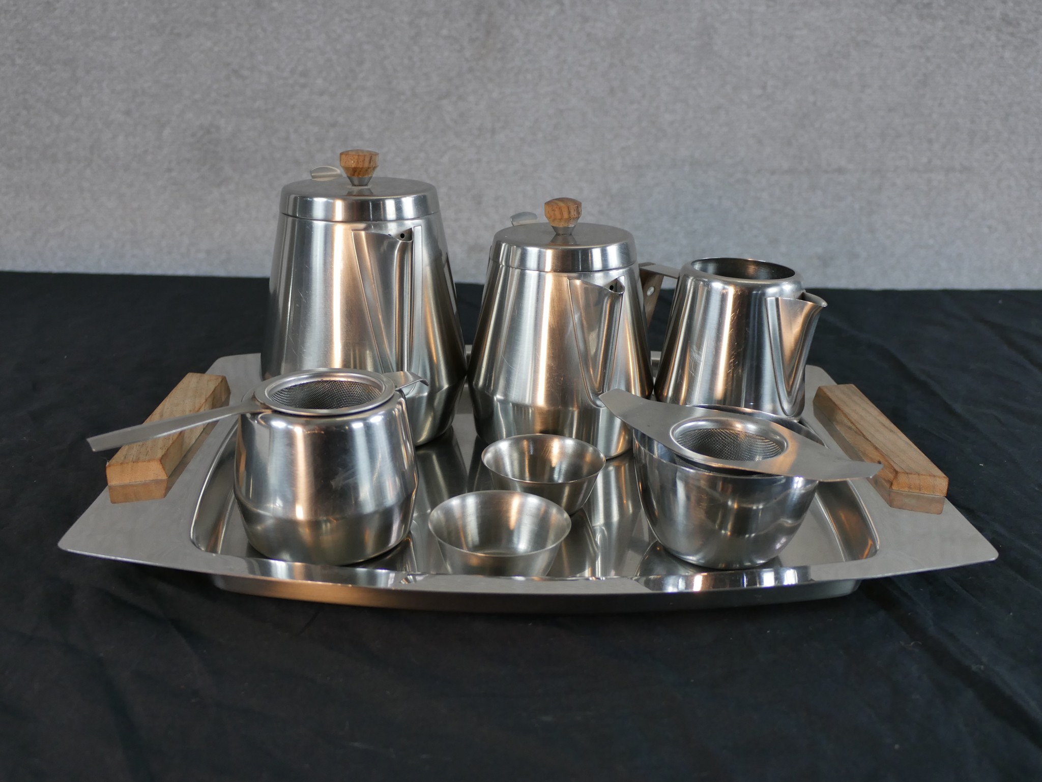 A circa 1960s Radmore stainless steel tea service, on a tea tray, with teak handles. H.3 W.37.5 D. - Image 2 of 5