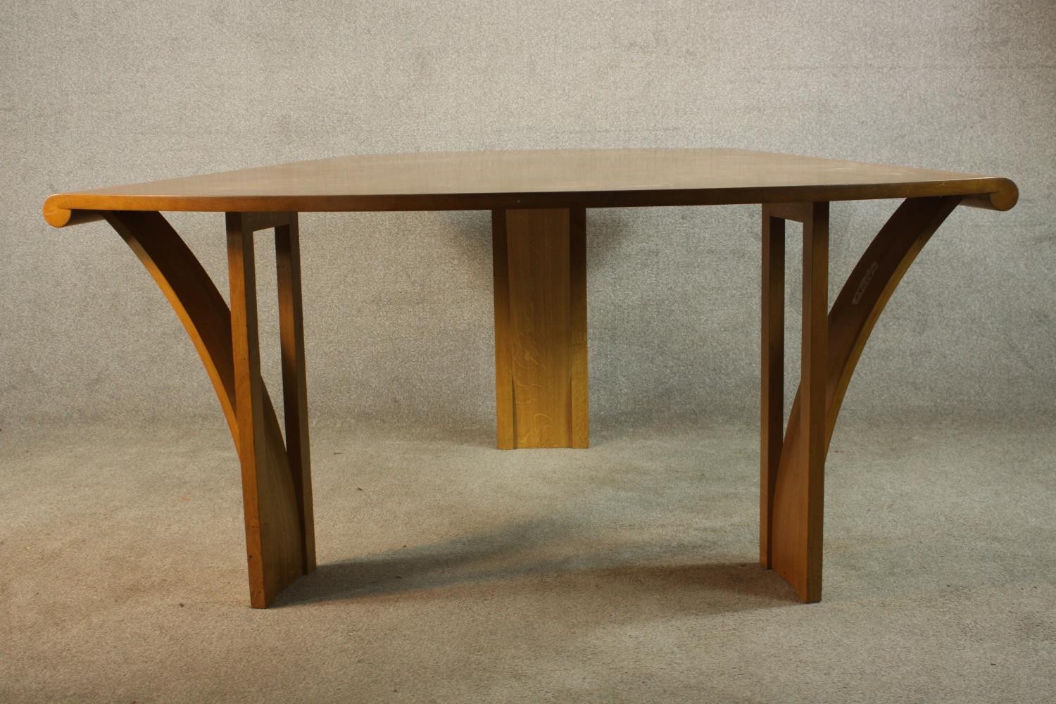Attributed to Robert Williams (b.1942) for Pearl Dot, Islington, an oak dining table, circa 1980s, - Image 6 of 15