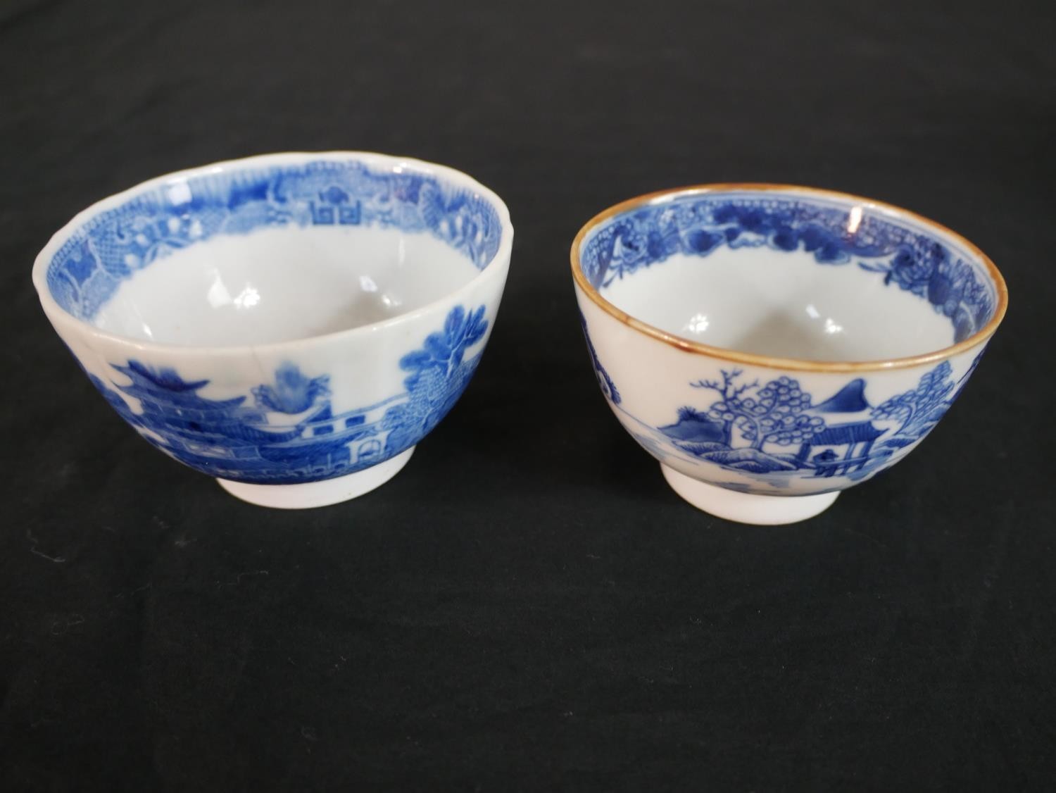 A collection of 19th century Chinese hand painted Famille Rose floral design tea bowls and saucers - Image 11 of 13