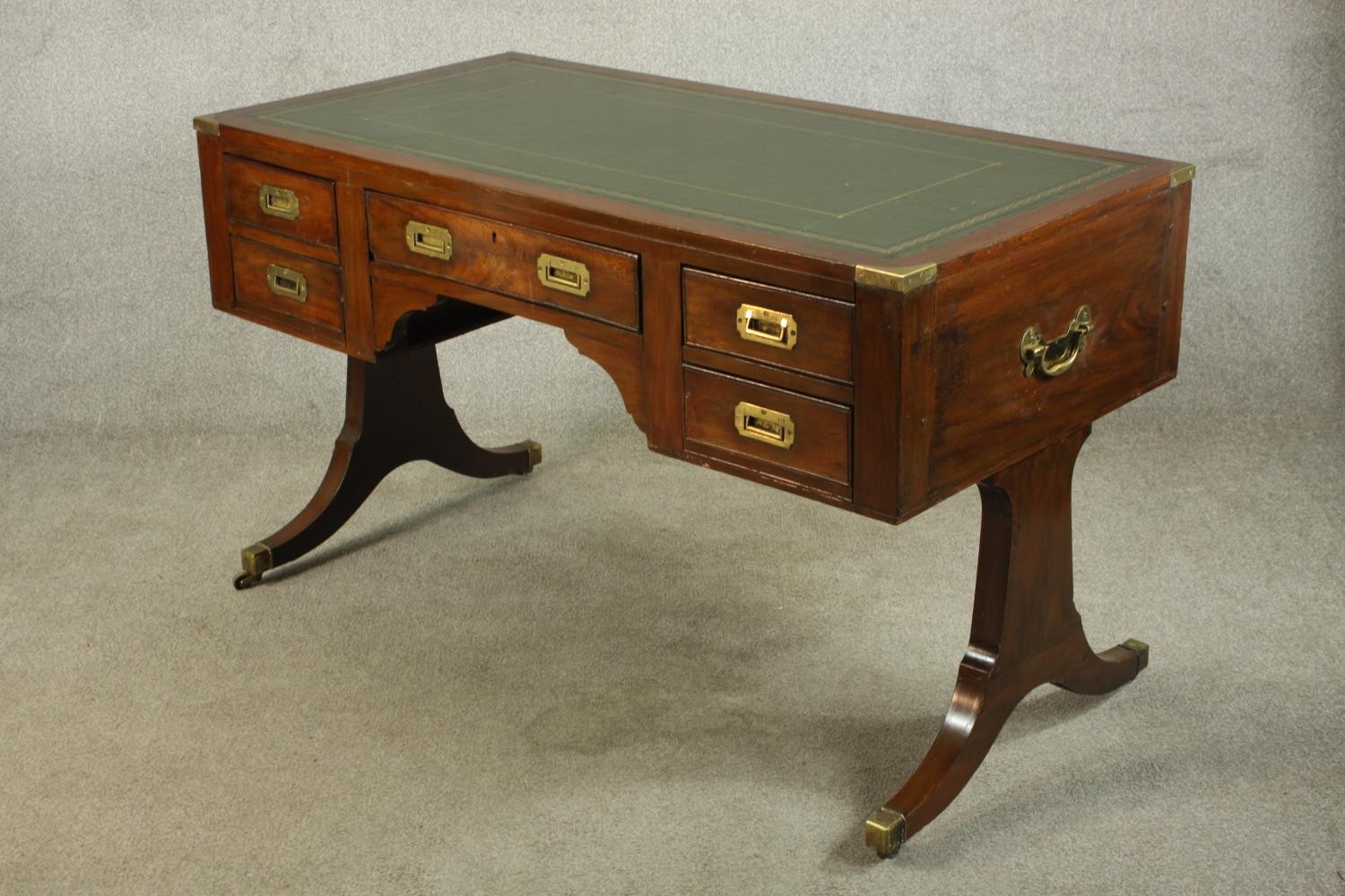 A contemporary mahogany Chinese style leather inset writing table with brass campaign style - Image 4 of 12