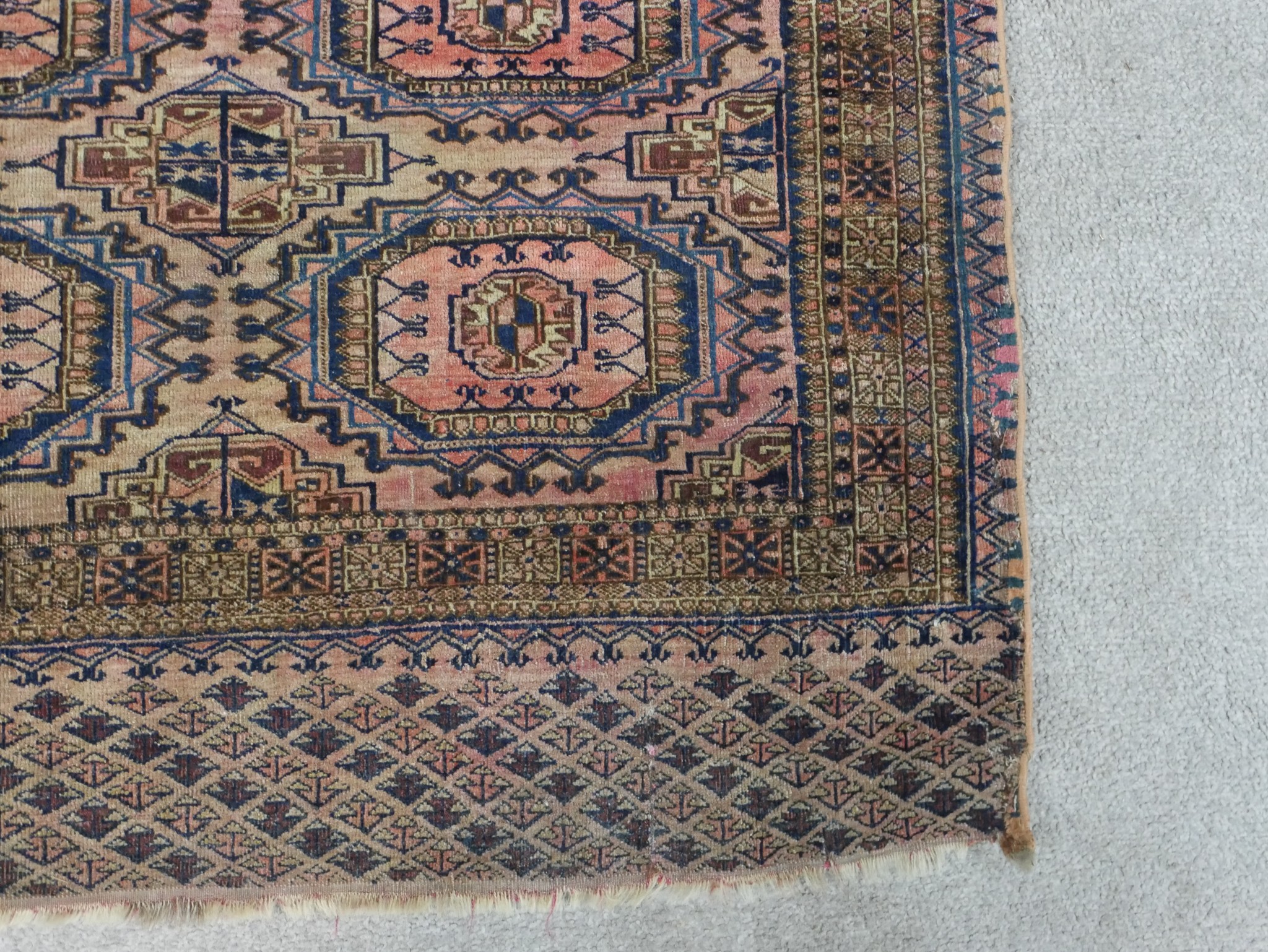 A Tekke Turkmen Juval rug woven with pink and brown fabric. L.73 W.130cm. - Image 3 of 5