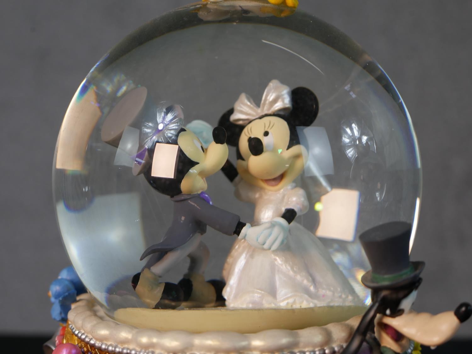 A pair of contemporary Mickey and Minnie Mouse Wedding March snow globes. H.22 Diam.15cm - Image 3 of 6