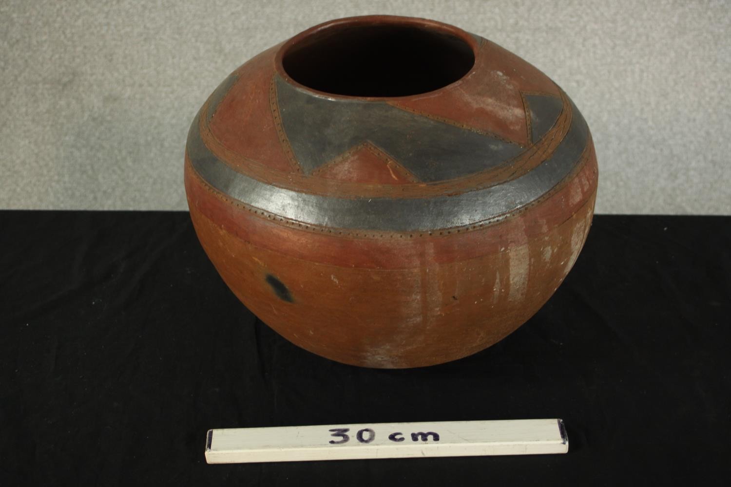 A pre-Columbian style painted pottery globular vessel pot/vase with grey painted geometric - Image 2 of 5