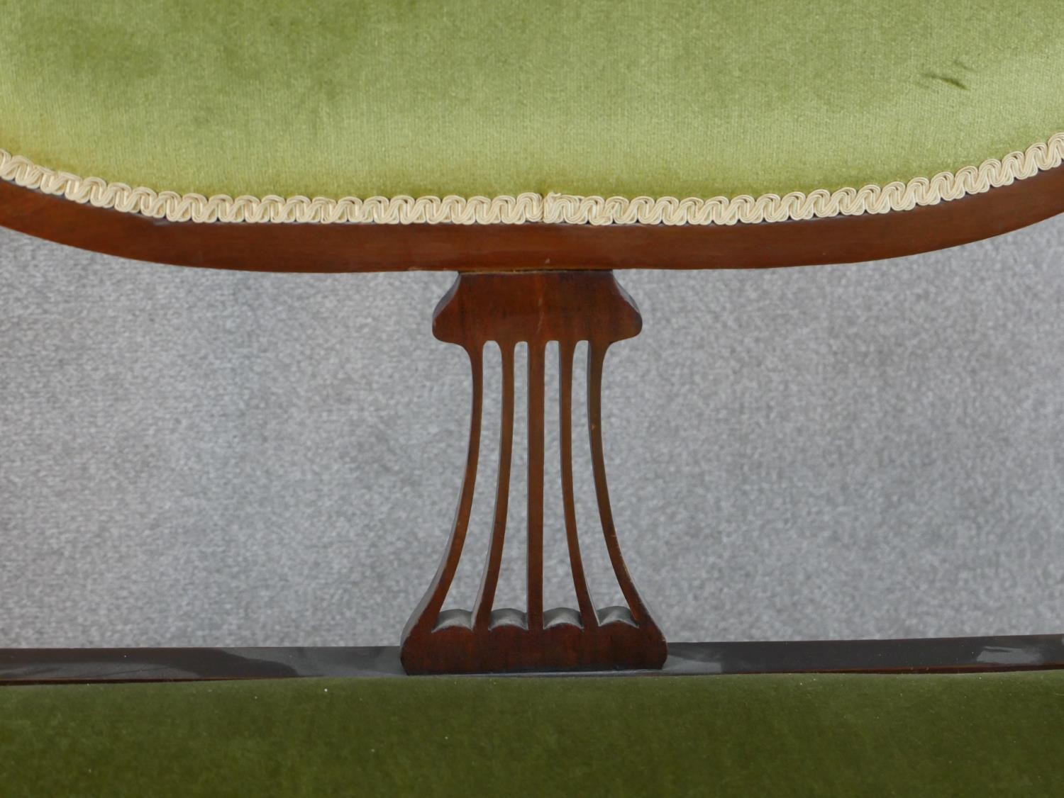 An Edwardian mahogany framed open arm settee with pierced splat back, with green upholstered seat - Image 4 of 7