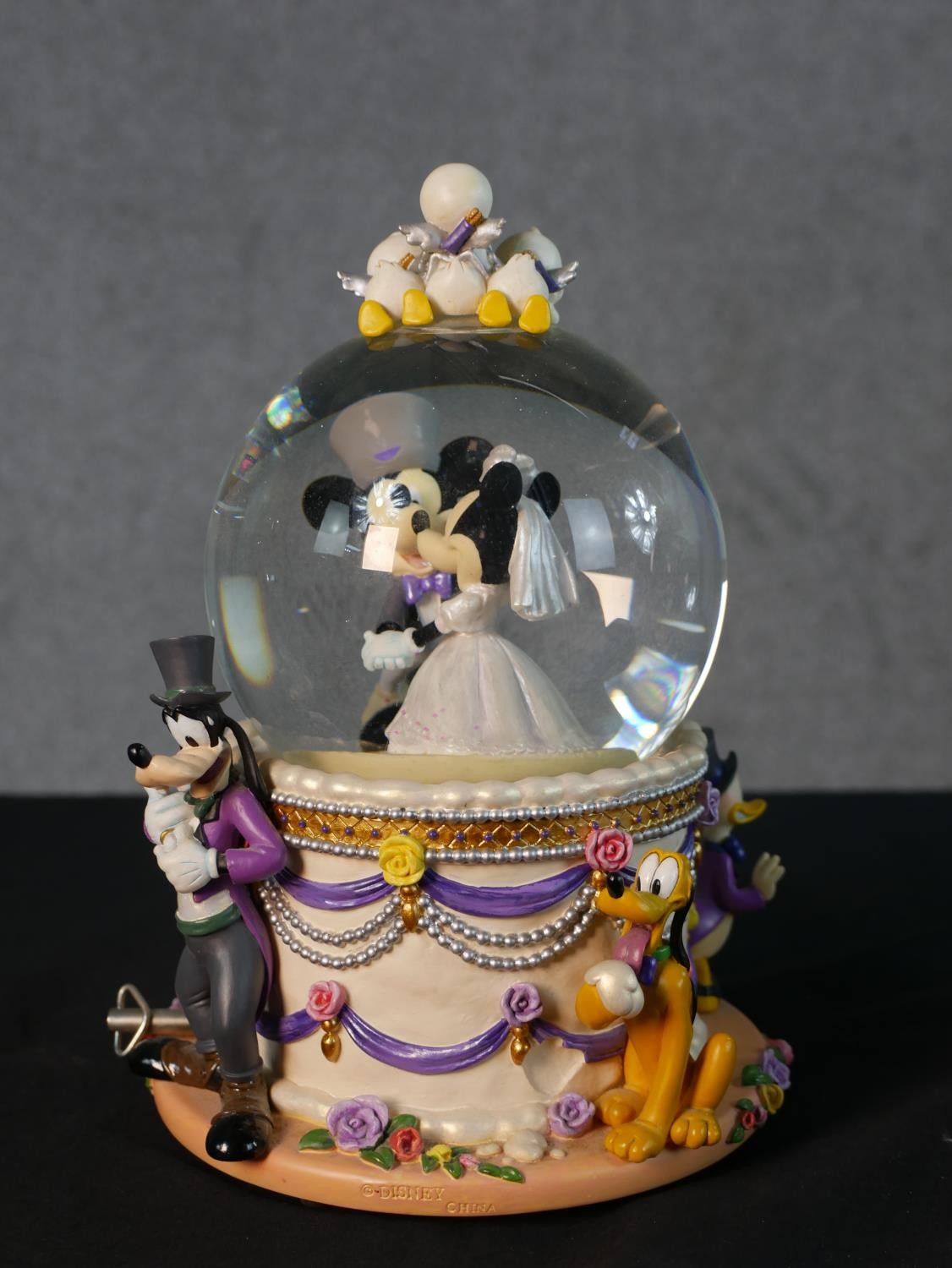A pair of contemporary Mickey and Minnie Mouse Wedding March snow globes. H.22 Diam.15cm - Image 4 of 6