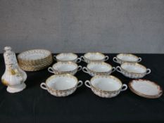 Assorted 20th century Spode Fleur de Lis pattern dinnerwares to include soup plates, bowls and
