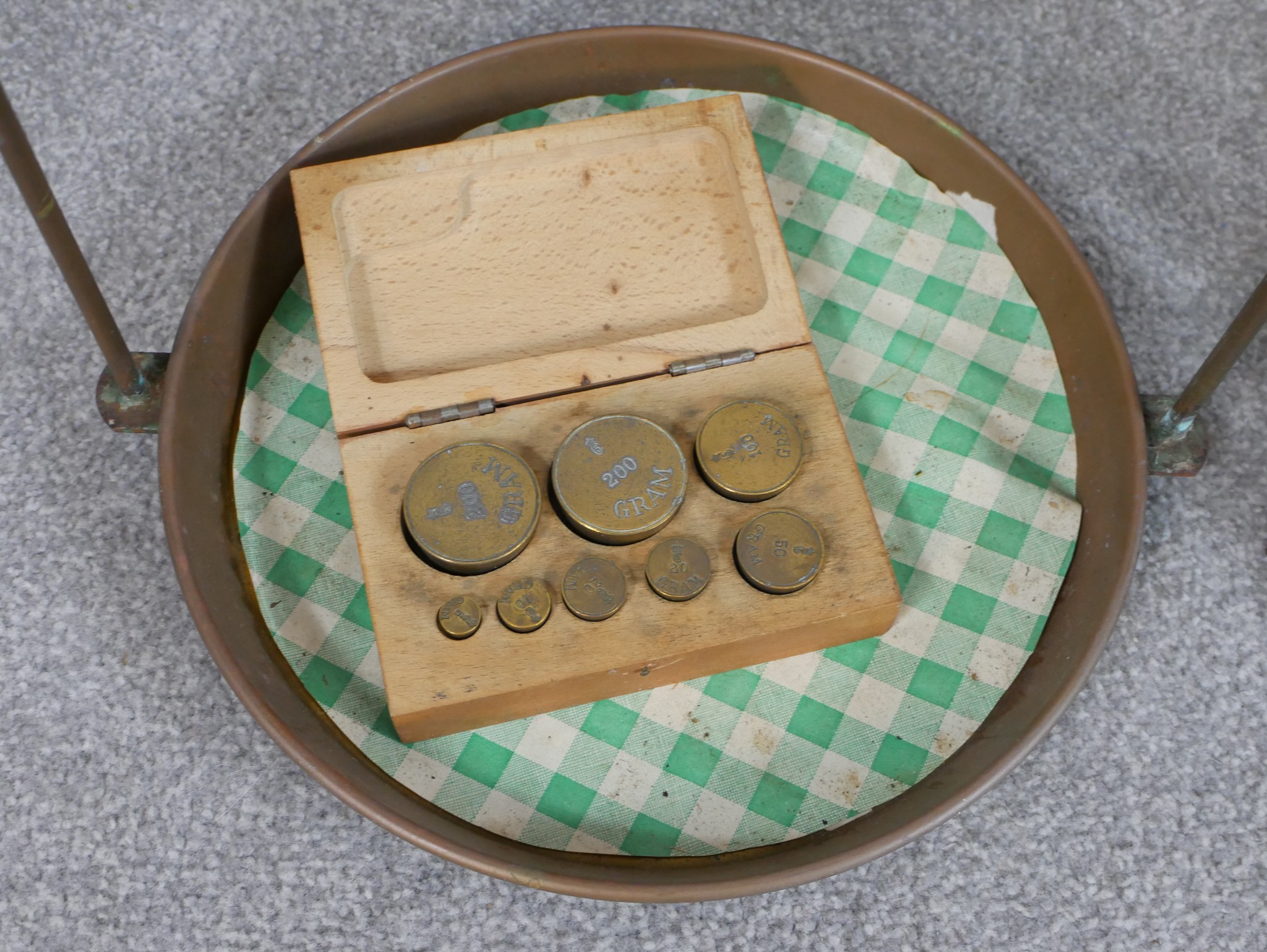 A set of early/mid 20th century painted cast iron balance scales complete with weights. H.96 W.89 - Image 4 of 6