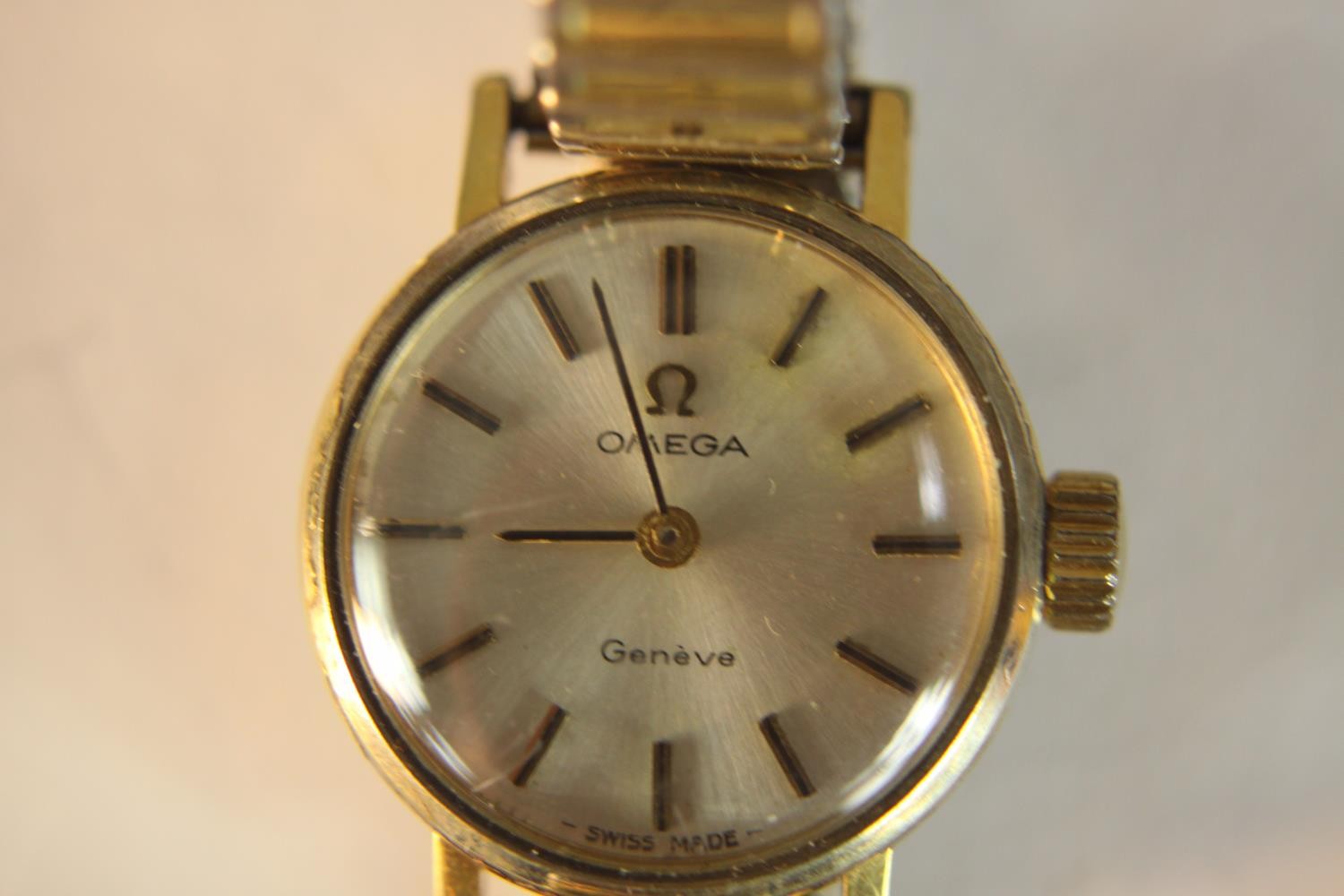 A ladies gold plated Omega Geneve automatic wrist watch with baton numerals and applied hands on - Image 6 of 11