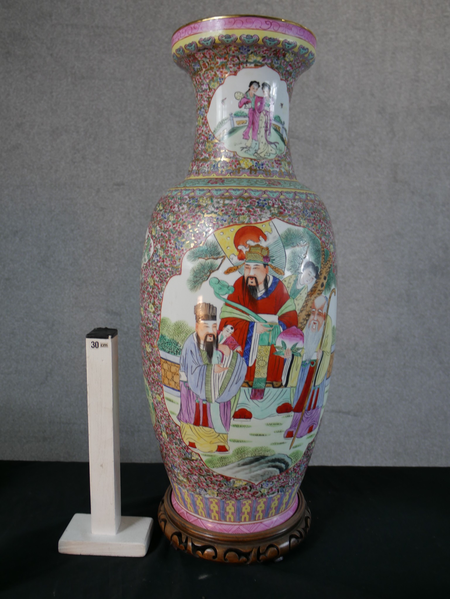 A Chinese porcelain baluster shaped vase decorated with panels of figures in a garden within - Image 7 of 7