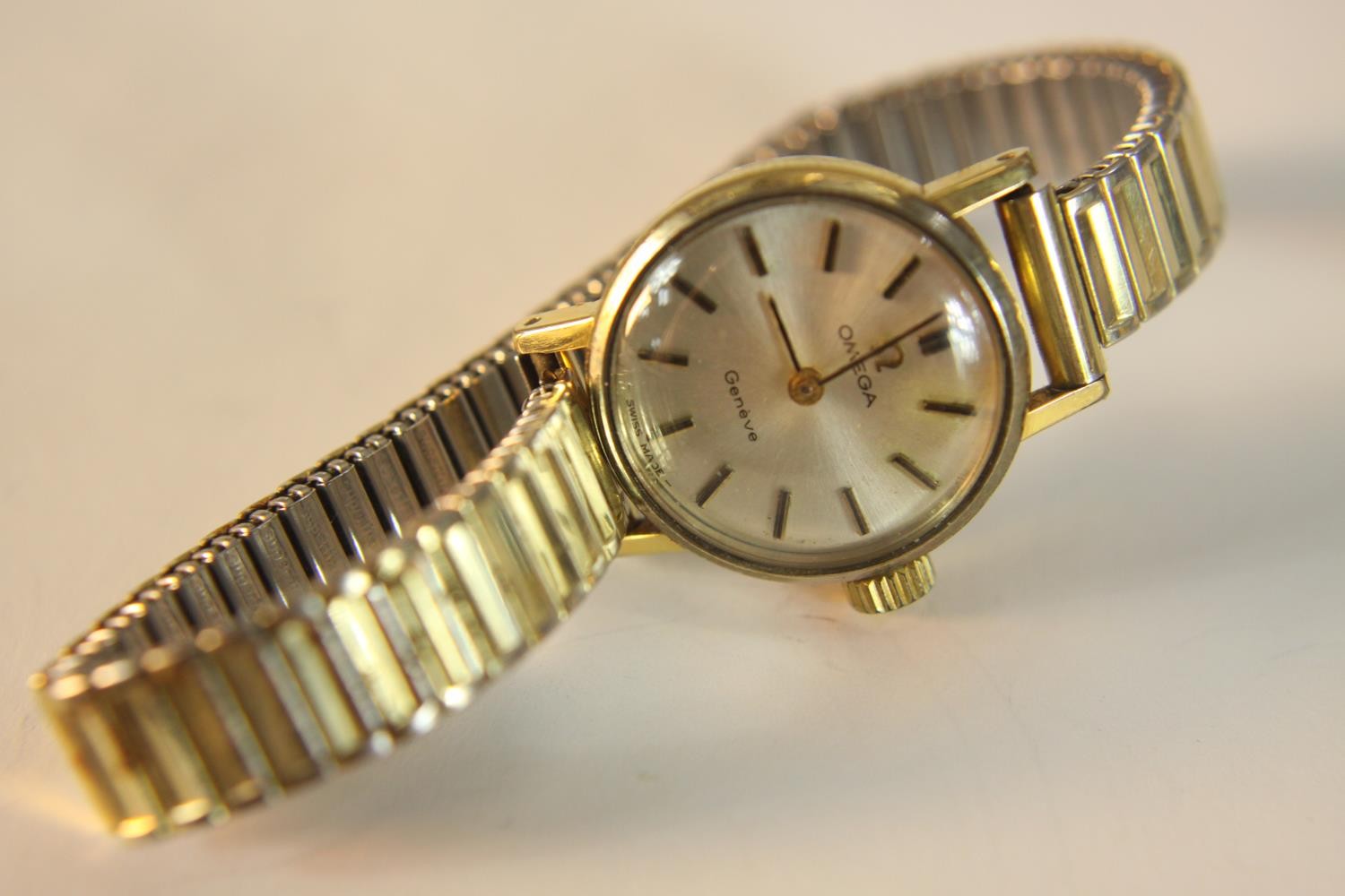 A ladies gold plated Omega Geneve automatic wrist watch with baton numerals and applied hands on - Image 10 of 11