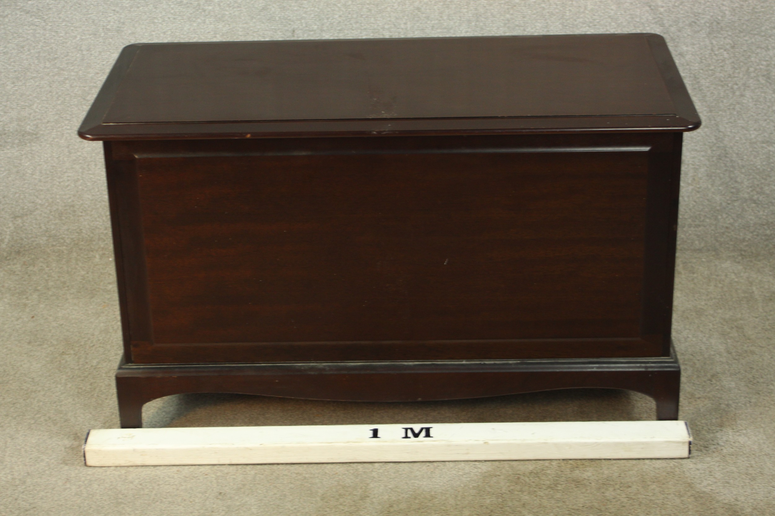 A 20th century mahogany Stag Minstrel blanket box, raised on shaped bracket feet. H.57 W.96 D.48cm. - Image 2 of 6