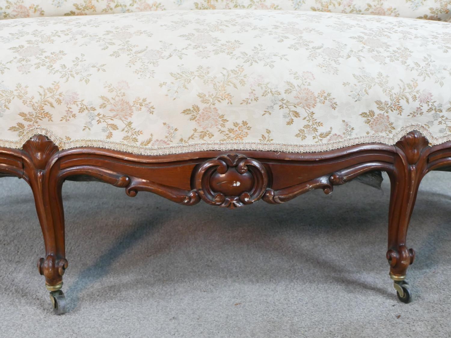 A 20th century French carved mahogany framed open arm settee, upholstered in cream fabric, raised on - Image 6 of 7