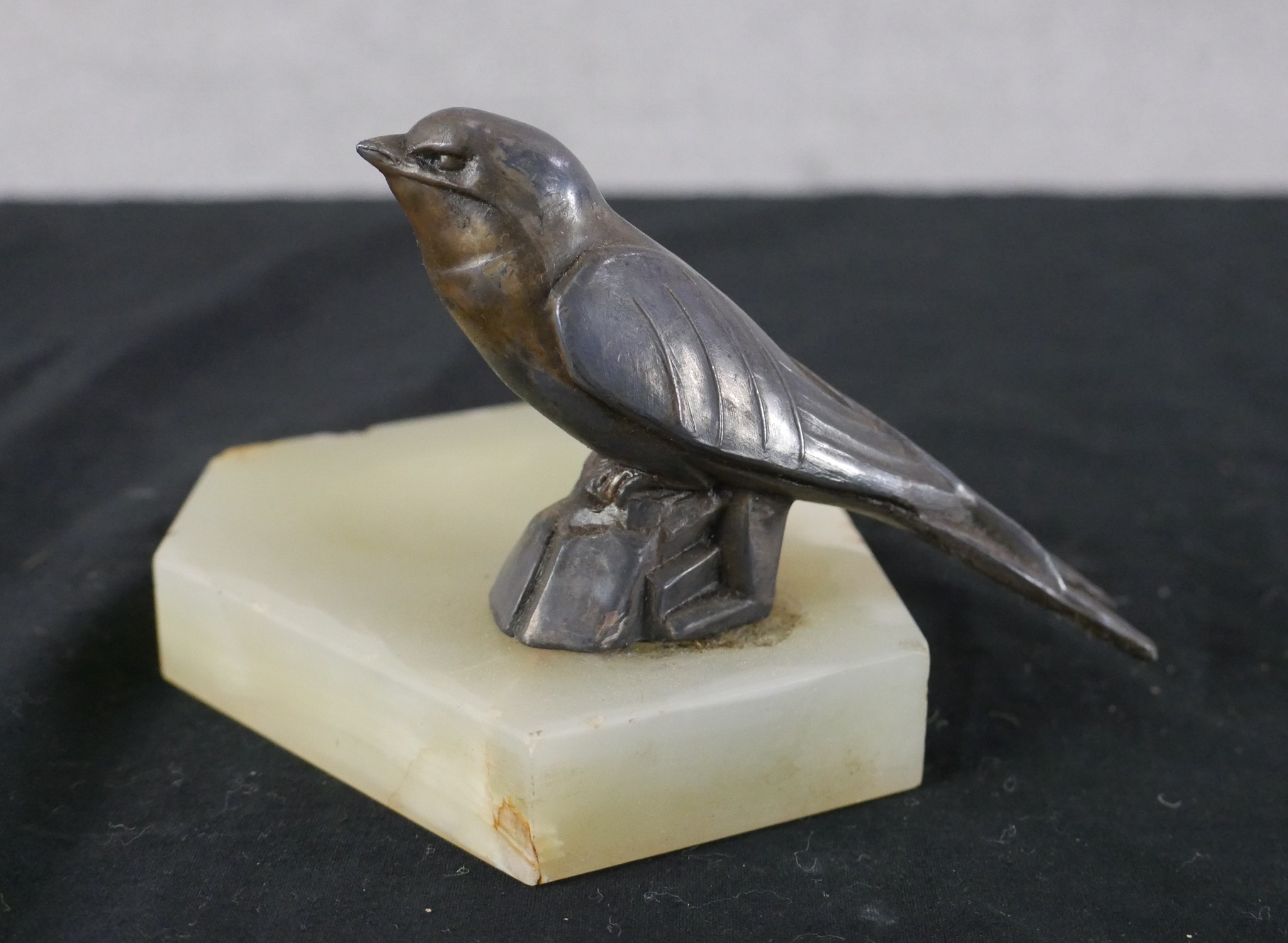 An Art Deco cold painted bronze model of a Snipe mounted on a hexagonal onyx ashtray, together - Image 7 of 7