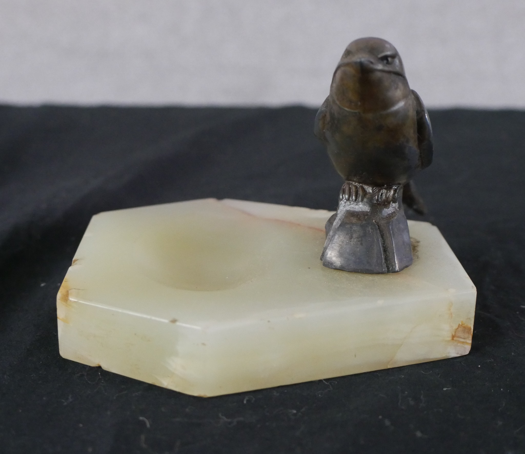 An Art Deco cold painted bronze model of a Snipe mounted on a hexagonal onyx ashtray, together - Image 6 of 7