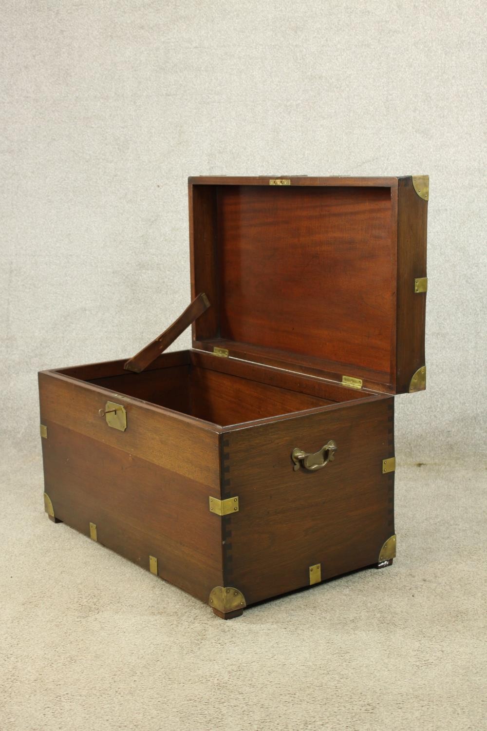 A 20th century stained hardwood and brass mounted campaign style twin handled blanket box. H.46 W.76 - Image 5 of 9