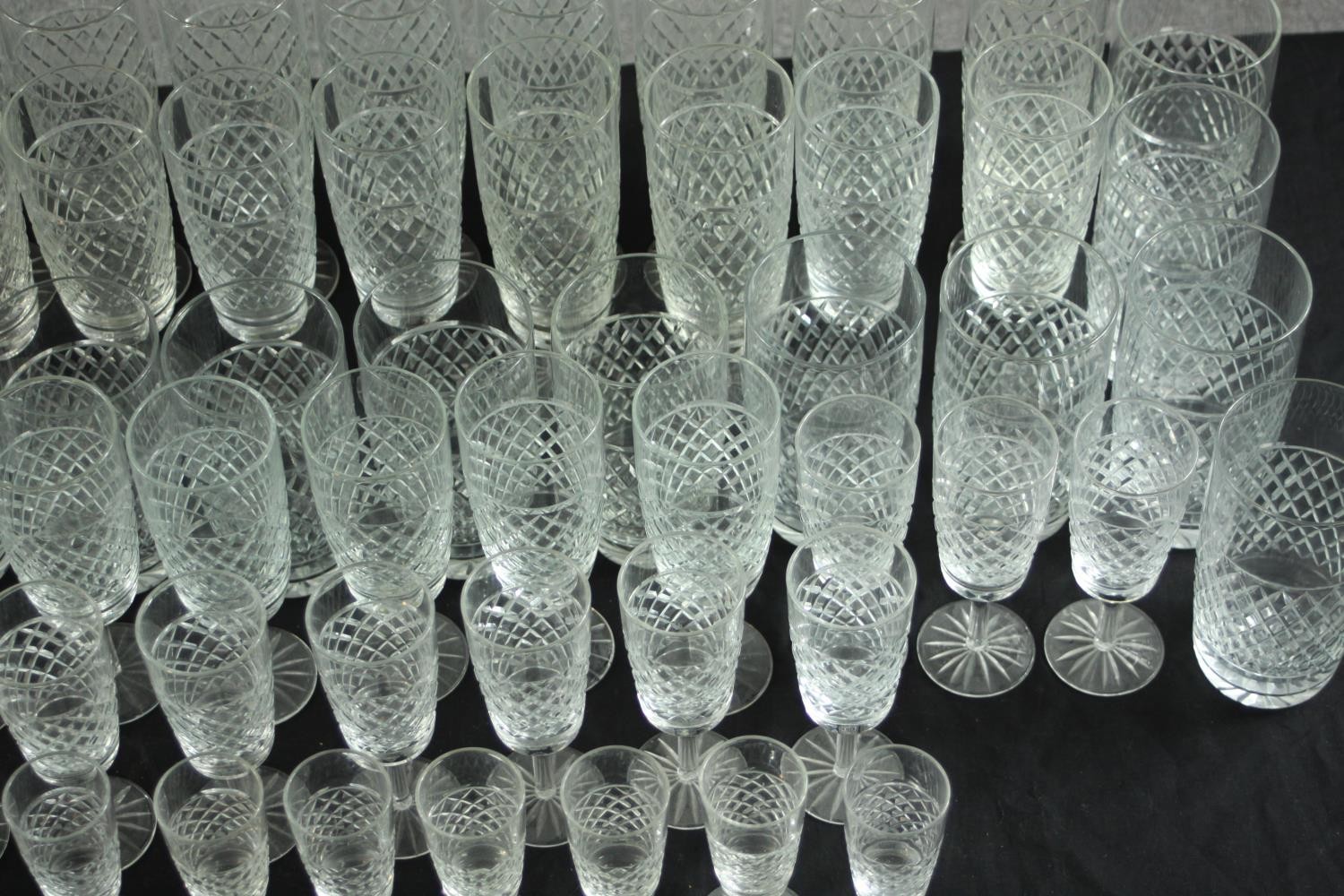 A suite of mid 20th century French clear drinking glasses. H.17 Dia.6cm. (largest) - Image 4 of 11