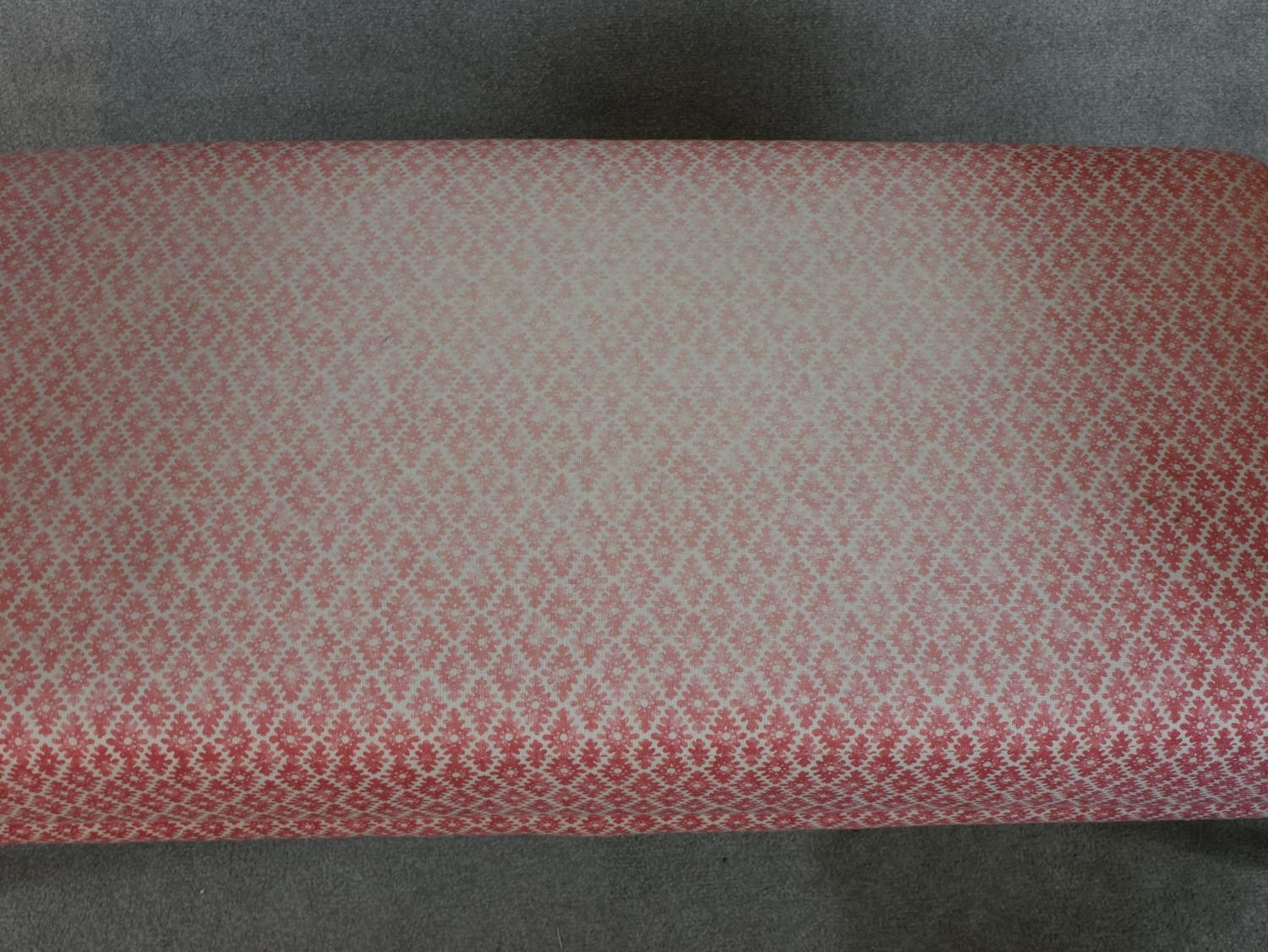 A contemporary mahogany framed long stool upholstered in pink and white fabric, raised on tapering - Image 3 of 5