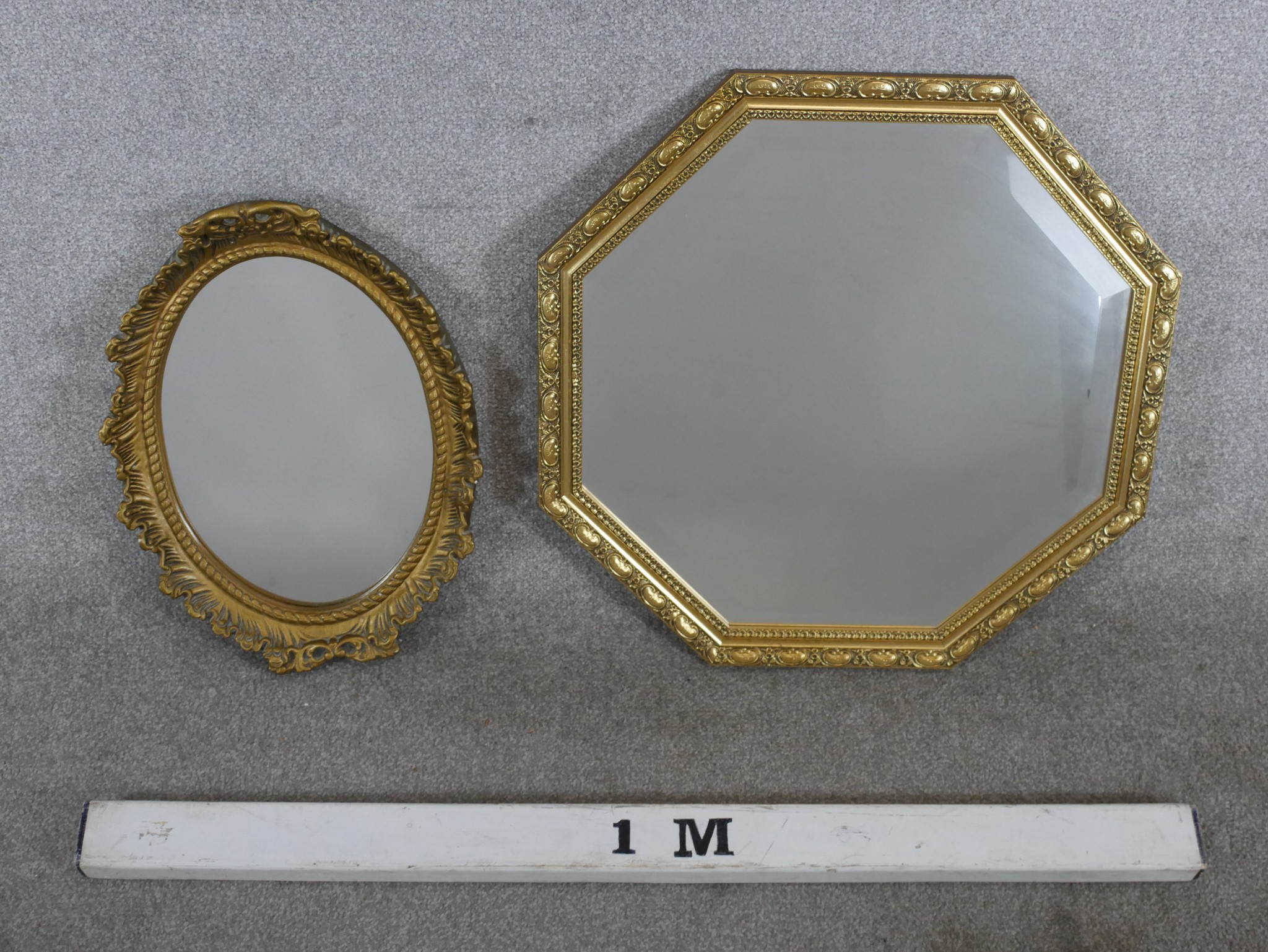 A contemporary octagonal shaped gilt framed wall mirror, together with an oval gilt framed wall - Image 4 of 4