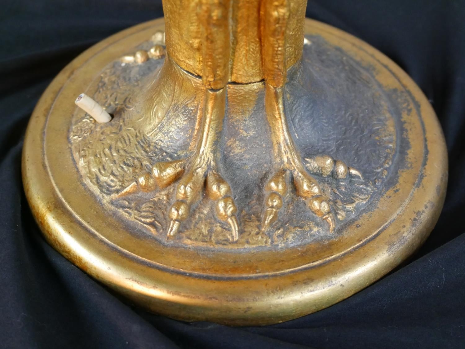 A 20th century table lamp with reverse glass painted light shade, standing on a twin swan/crane head - Image 6 of 11