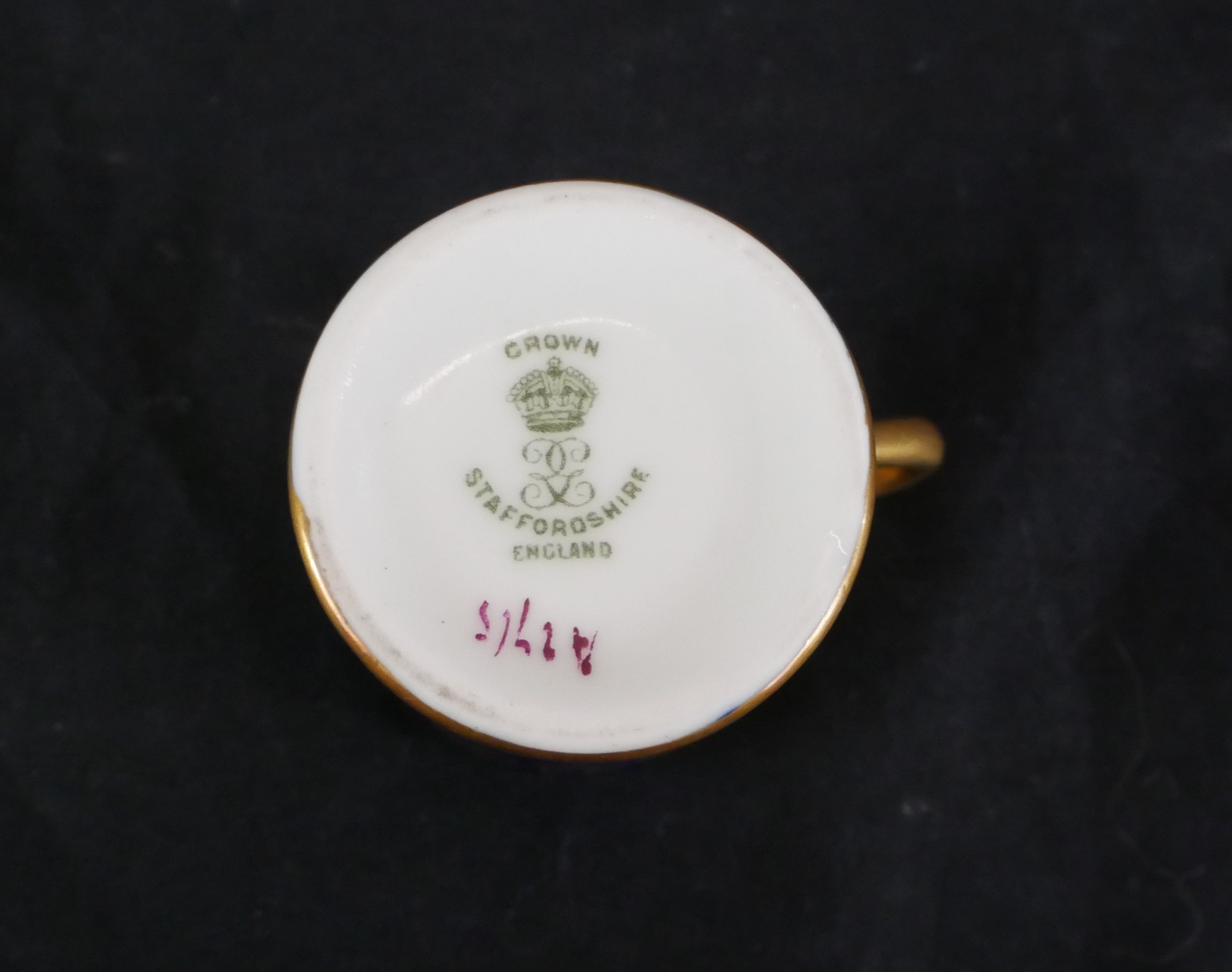 Four pieces of English porcelain comprising of a Royal Crown Derby Imari porcelain miniature vase, a - Image 11 of 11