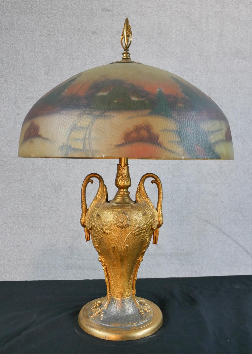 A 20th century table lamp with reverse glass painted light shade, standing on a twin swan/crane head - Image 3 of 11