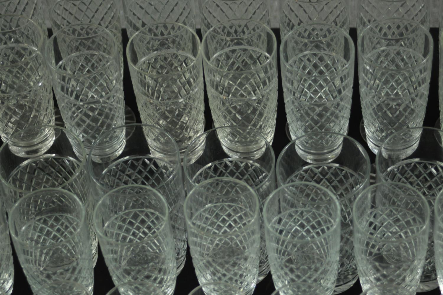 A suite of mid 20th century French clear drinking glasses. H.17 Dia.6cm. (largest) - Image 6 of 11