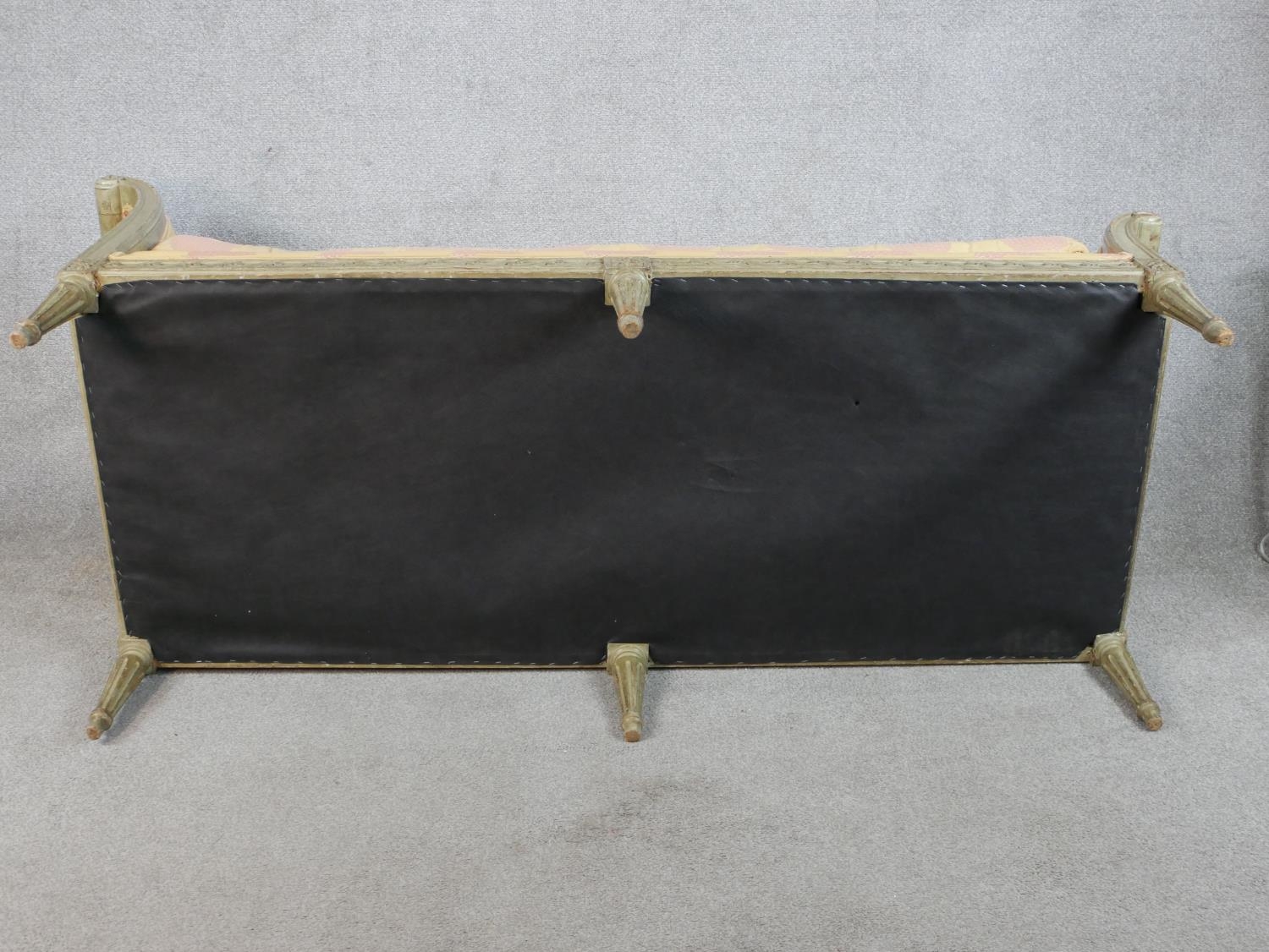 A 20th century Italian painted wooden framed daybed/child's bench with upholstered loose cushion - Image 7 of 7