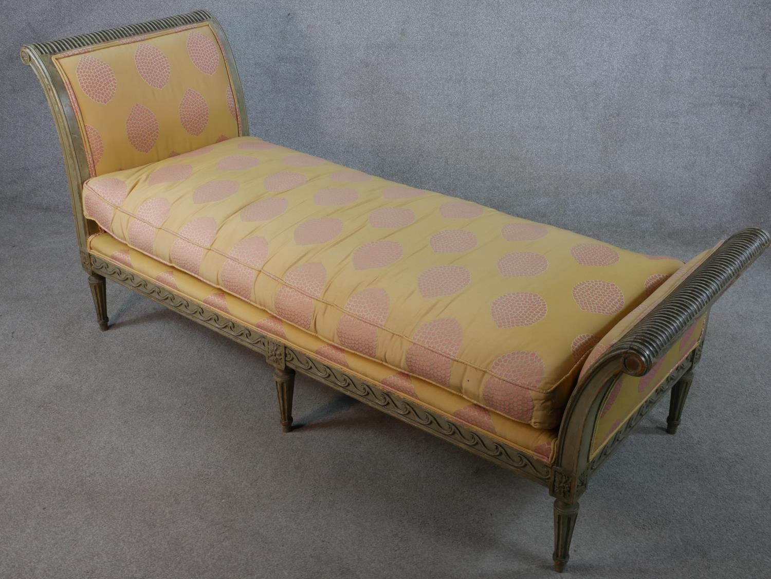 A 20th century Italian painted wooden framed daybed/child's bench with upholstered loose cushion - Image 3 of 7