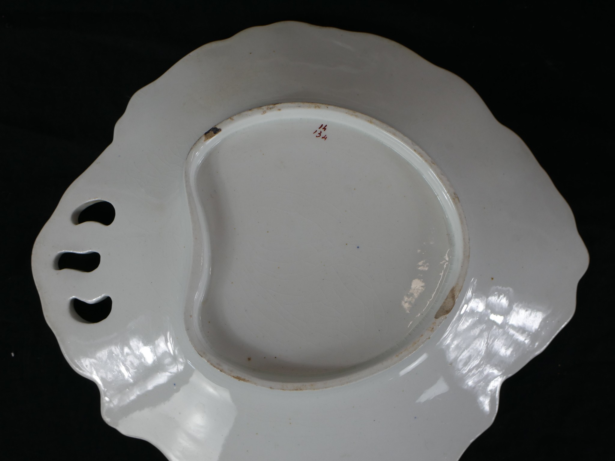 An early 20th century English porcelain part dessert service decorated with central panel of Chinese - Image 3 of 8