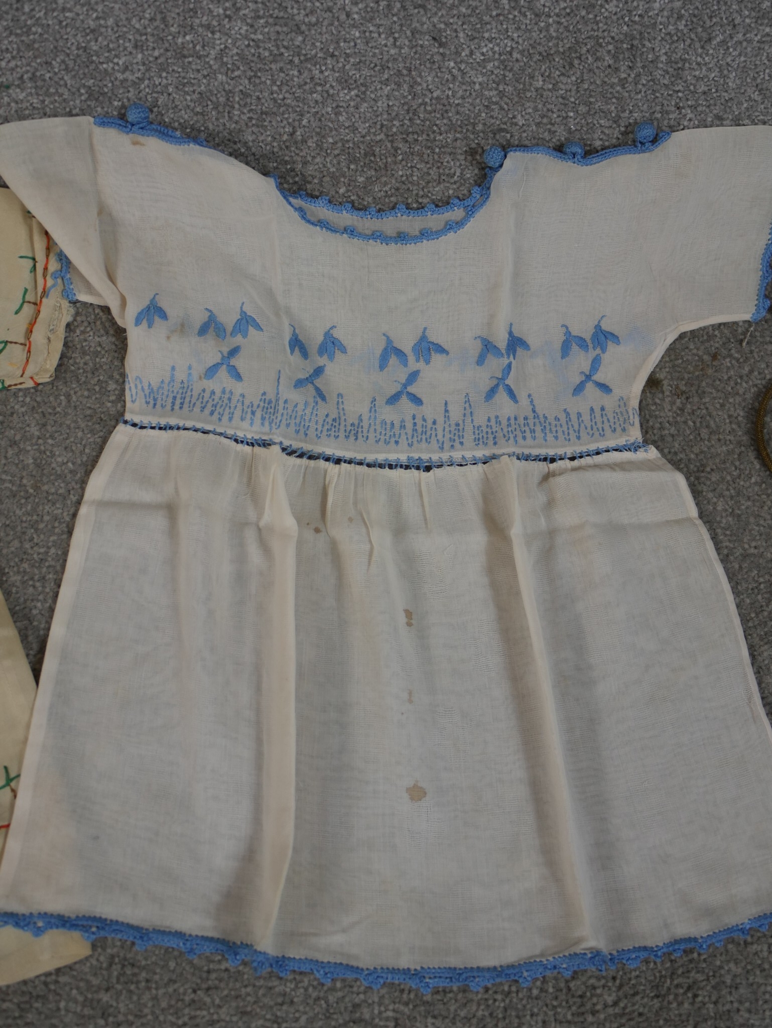 Two 19th century handmade childs dresses together with a gold thread embroided and various floral - Image 3 of 7