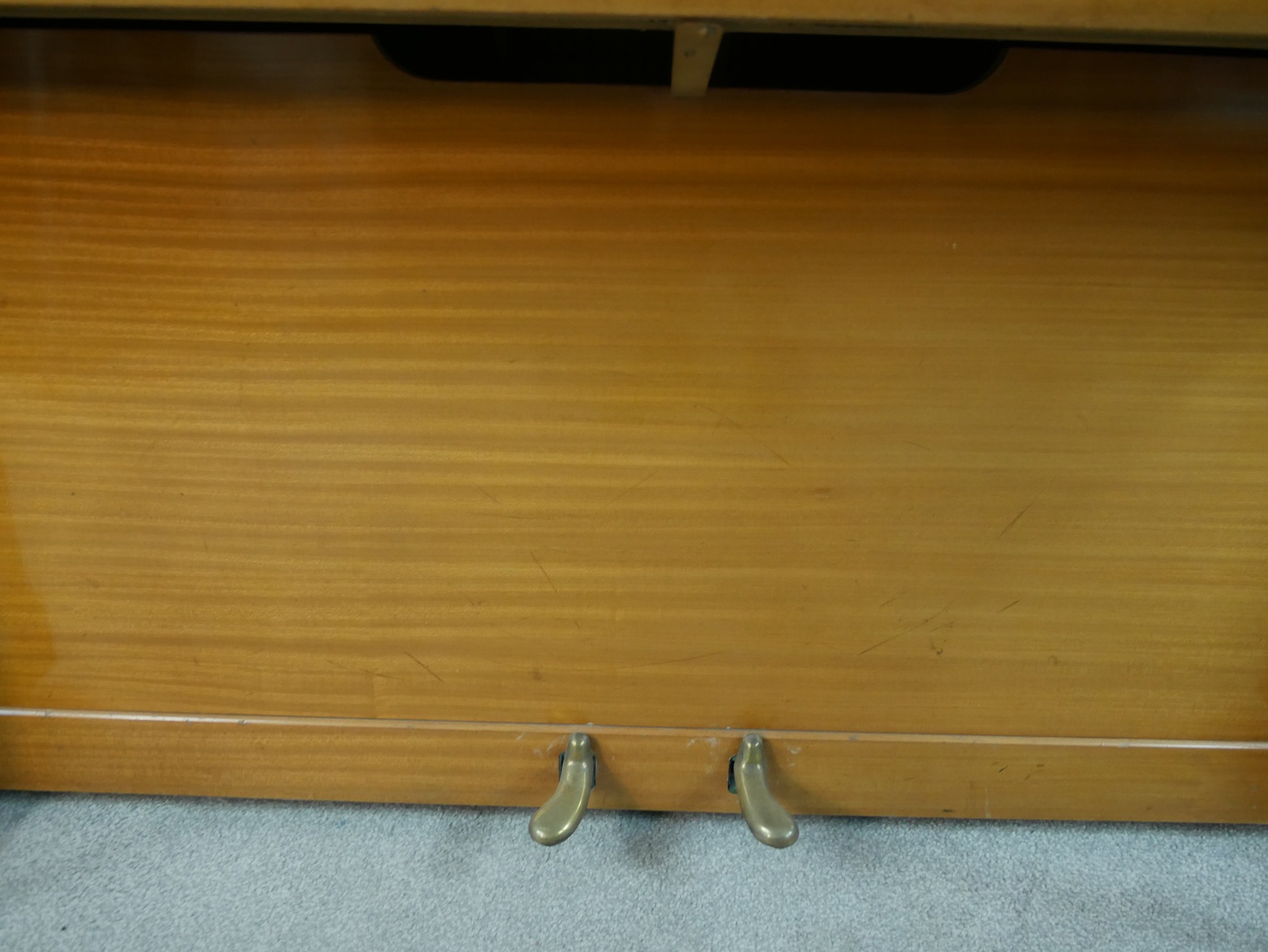 A mid 20th century Kemble beech upright piano raised on carved cabriole supports terminating on shap - Image 5 of 8