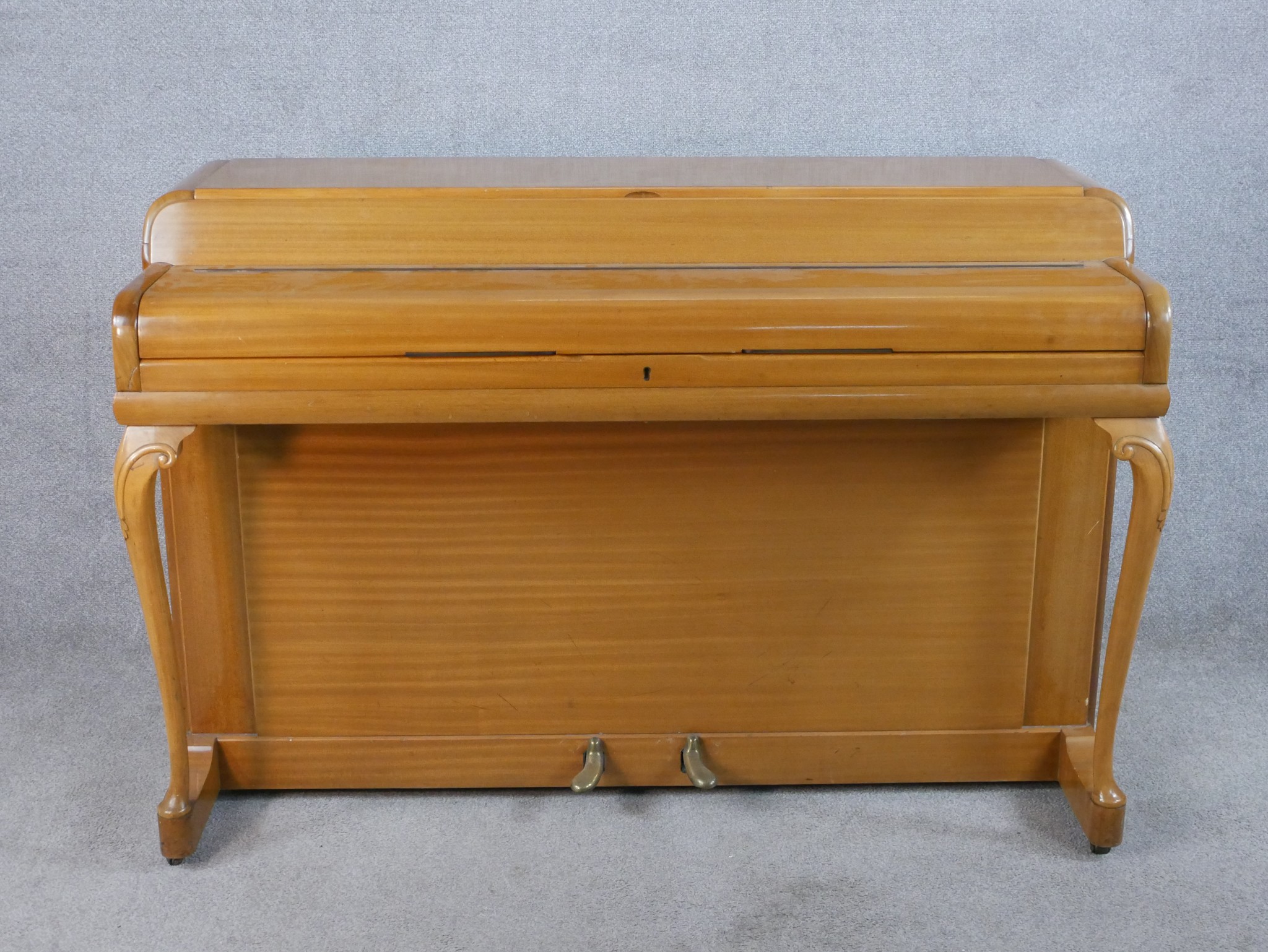 A mid 20th century Kemble beech upright piano raised on carved cabriole supports terminating on shap - Image 2 of 8