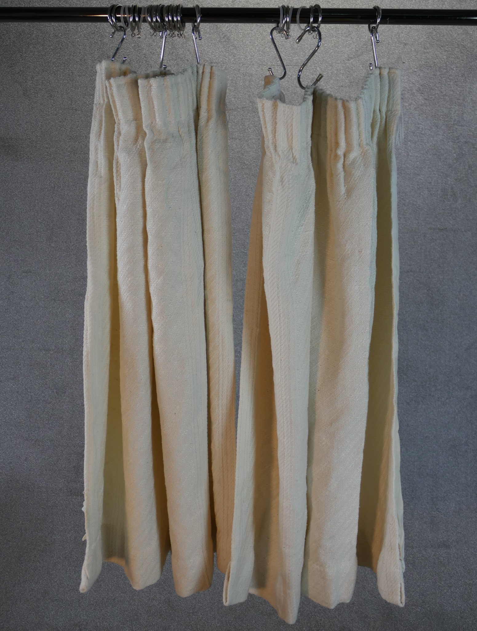 A pair of 20th century cream cotton curtains. H.105 W.67cm - Image 2 of 5