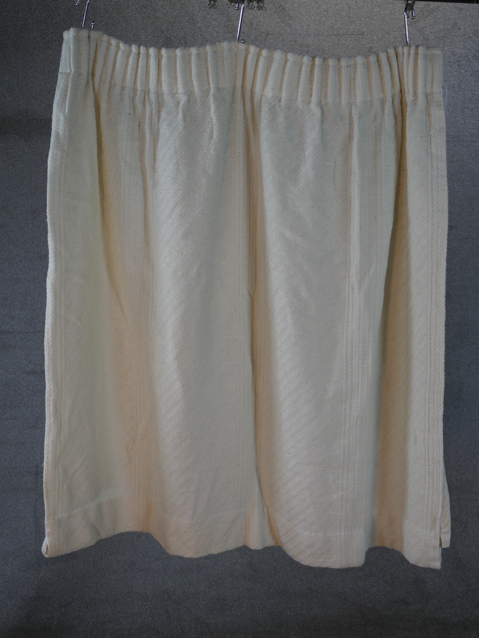 A pair of 20th century cream cotton curtains. H.105 W.67cm - Image 3 of 5