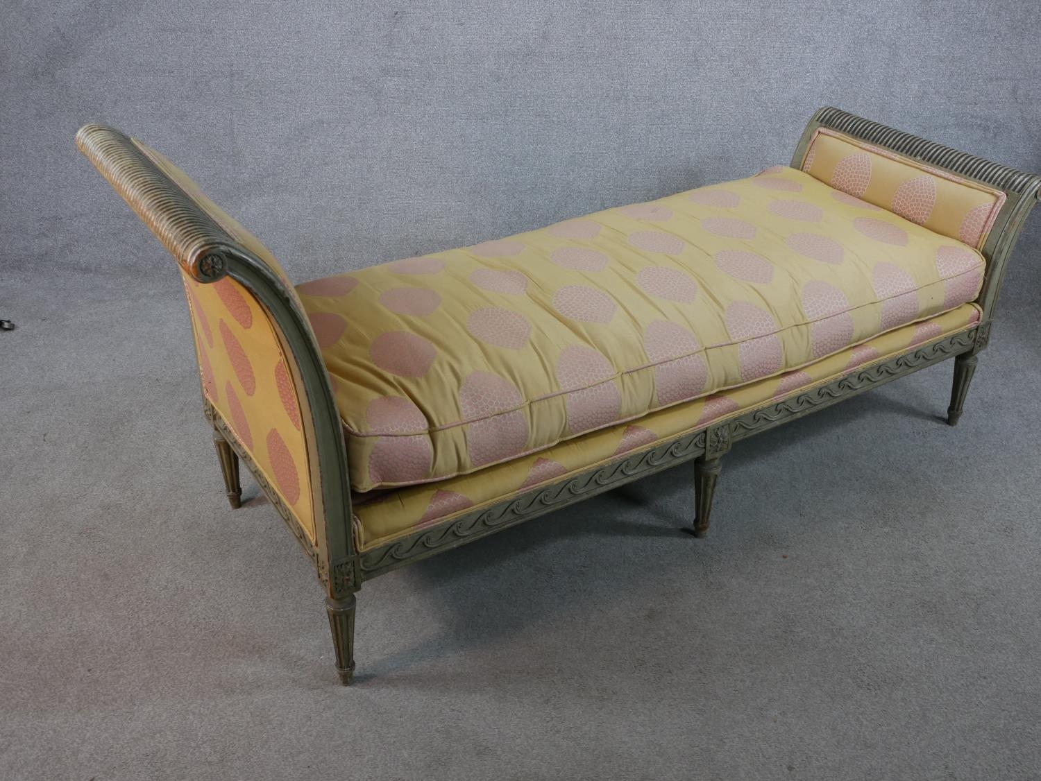 A 20th century Italian painted wooden framed daybed/child's bench with upholstered loose cushion - Image 2 of 7