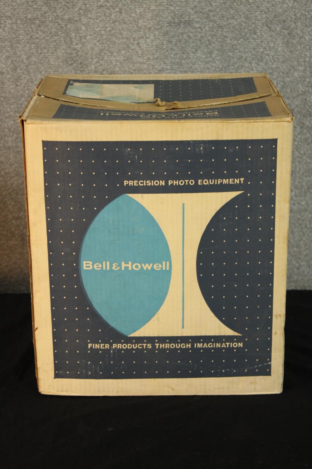 A mid 20th century boxed Bell & Howell electronic projector. H.37 W.33 D.30cm. (box) - Image 5 of 5