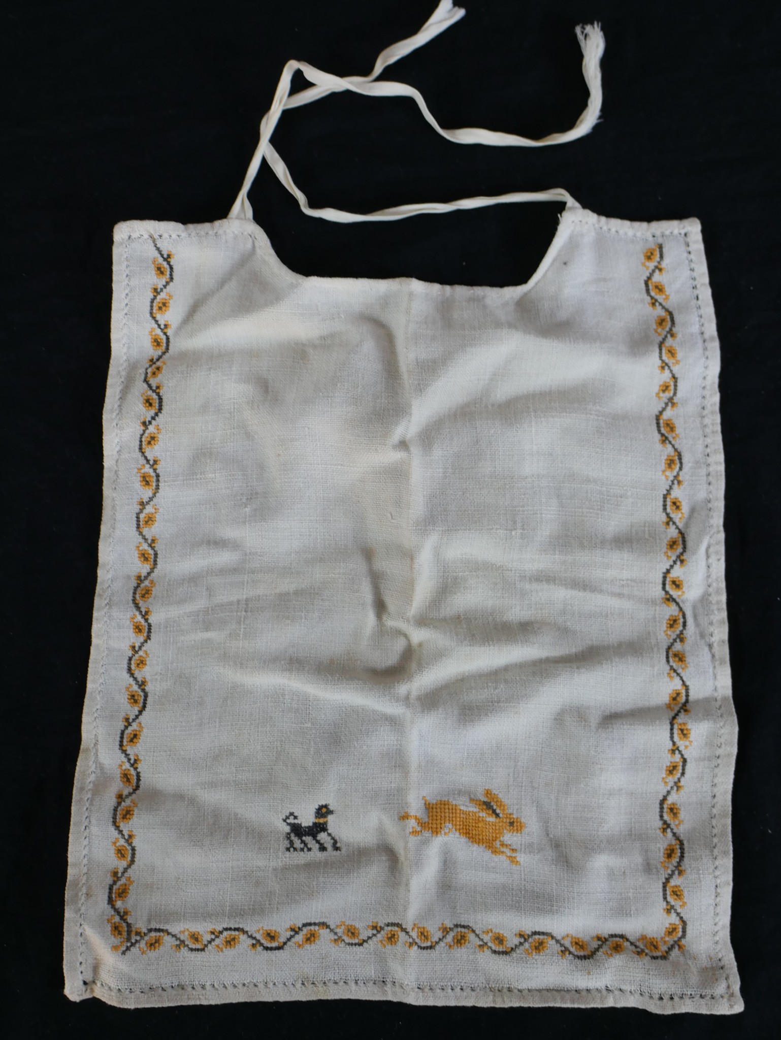 A 19th/ early 20th century sewing kit, together with an embroidered bag and a child's bib. H.27 W. - Image 2 of 6