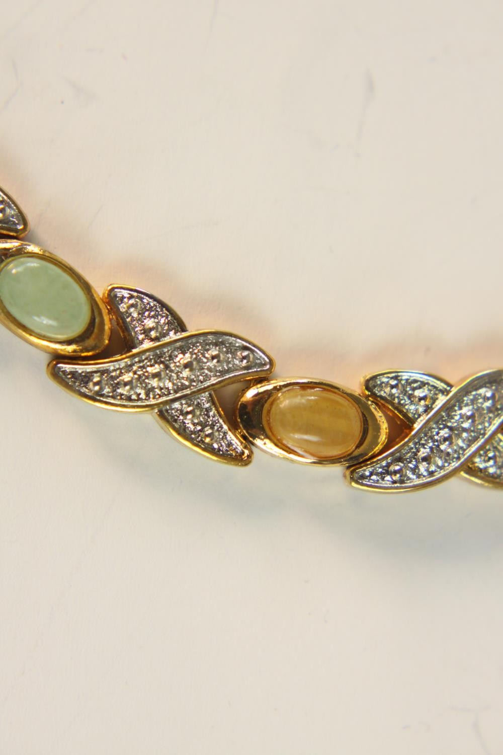 An Art de France gem set magnet circulation bracelet and necklace with certificate. L.14 W.9cm.(box) - Image 3 of 10