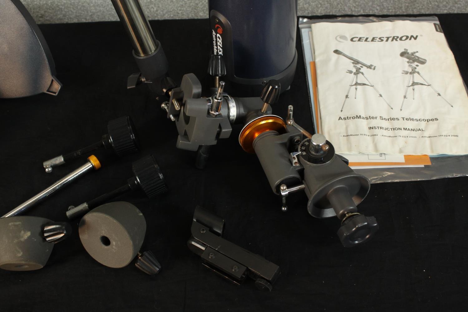 A modern Celestron Astromaster 76EQ telescope complete with instructions. H.27 W.87 D.36cm. (box) - Image 3 of 4