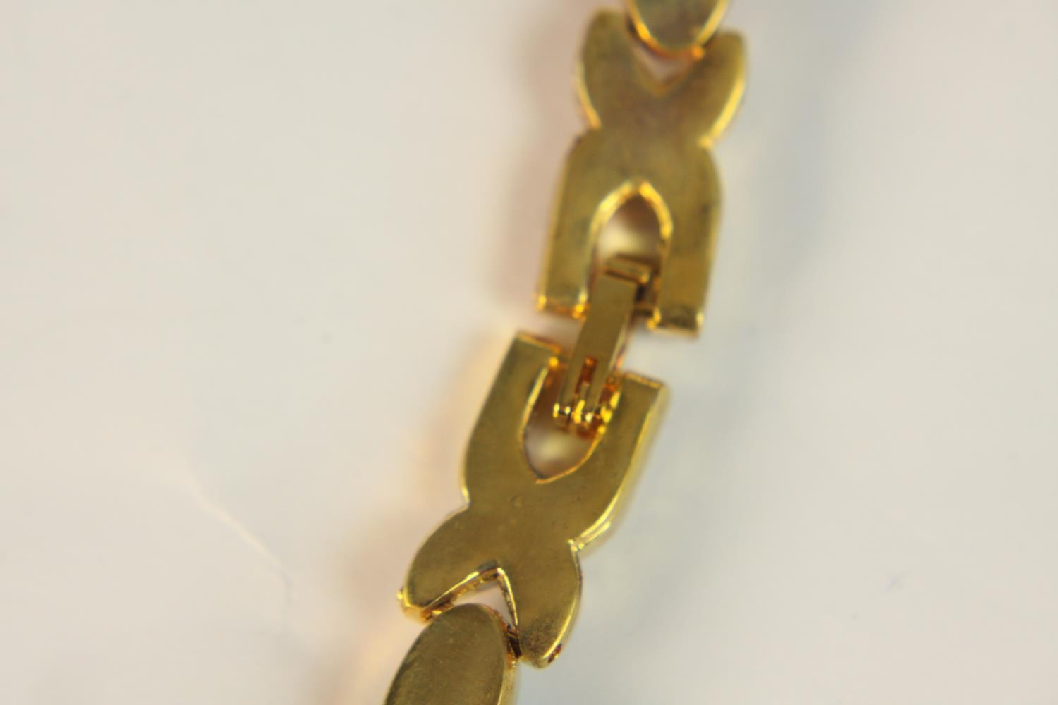 An Art de France gem set magnet circulation bracelet and necklace with certificate. L.14 W.9cm.(box) - Image 6 of 10