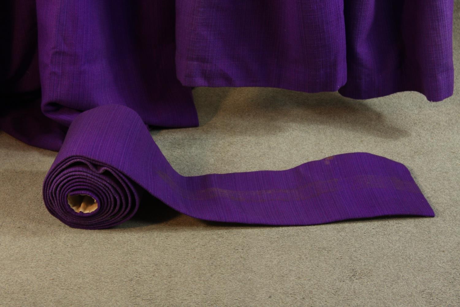 A pair of purple velvet lined curtains. L.250cm. (largest) - Image 2 of 3