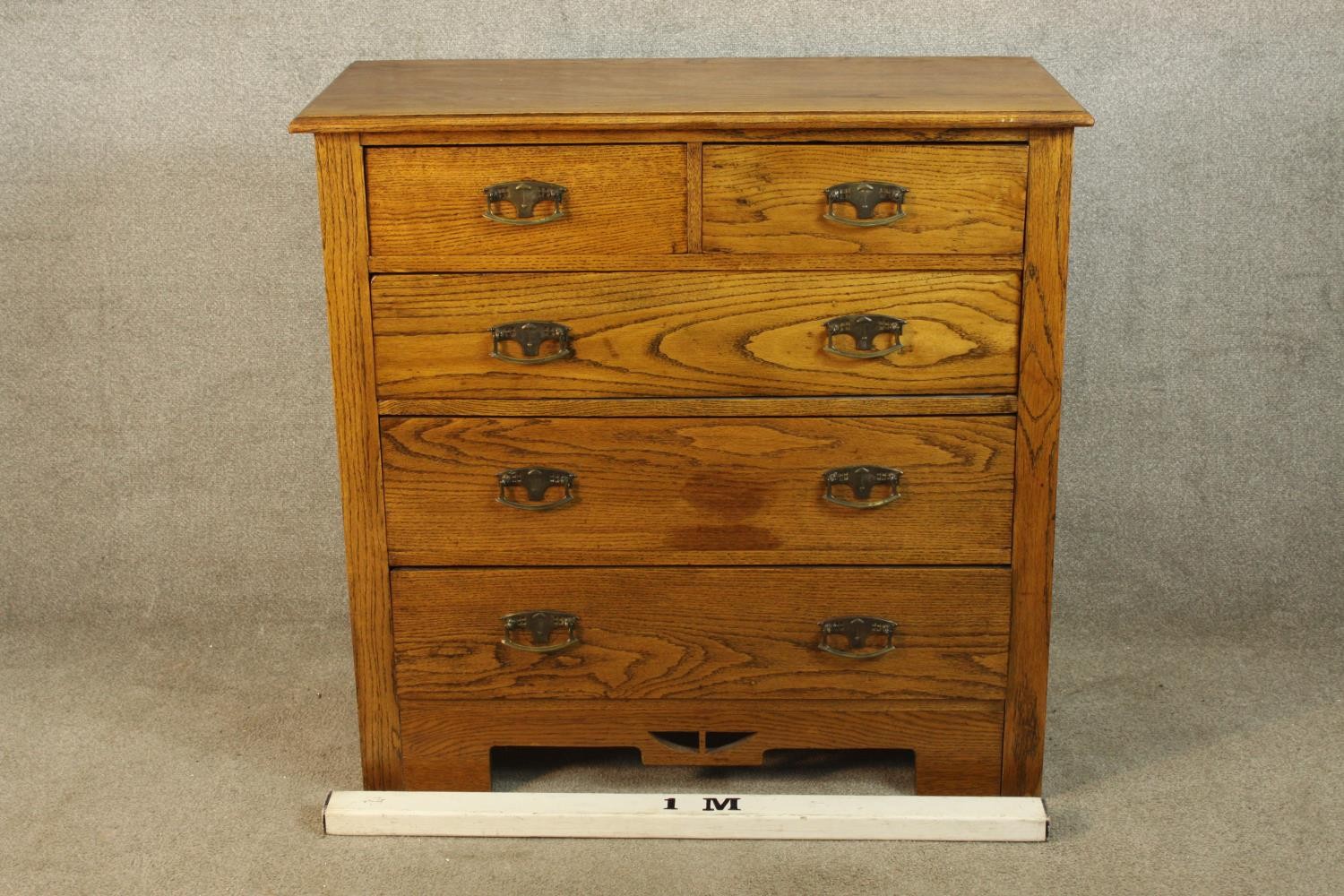 A late 19th/early 20th Art Nouveau style pine chest of two short over three long drawers with - Image 2 of 4